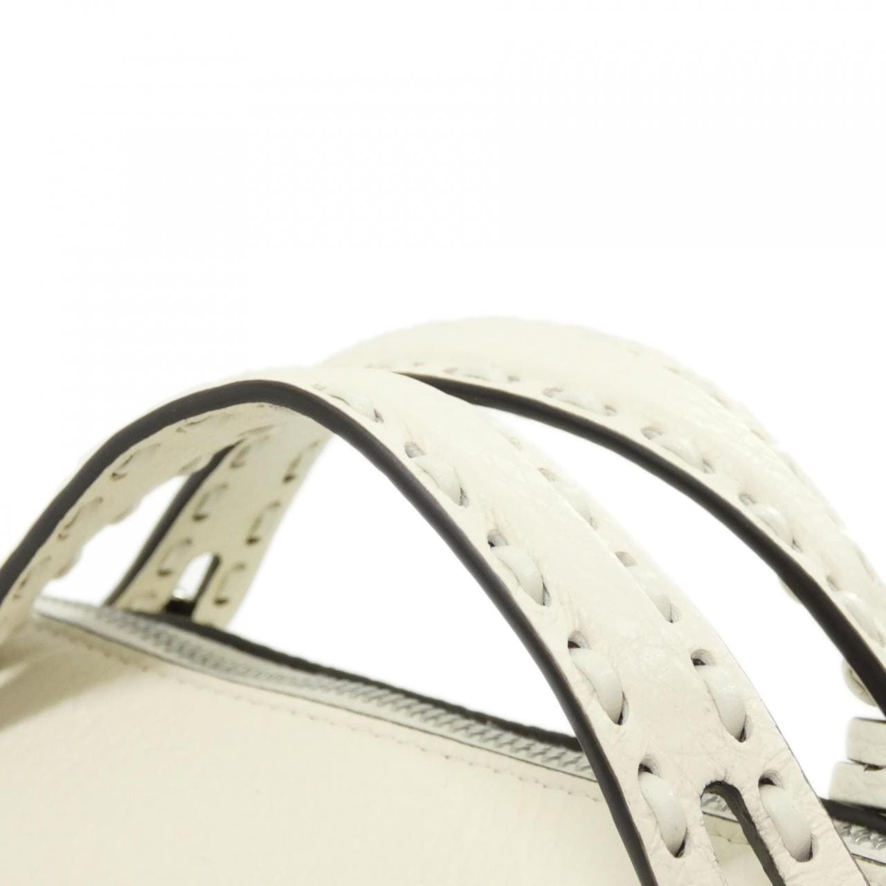 フェンディ バイザウェイ 写真4