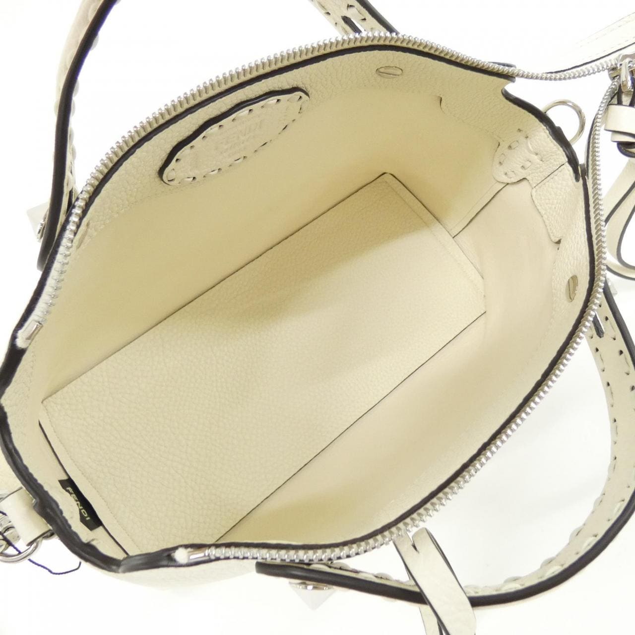 フェンディ バイザウェイ 写真6