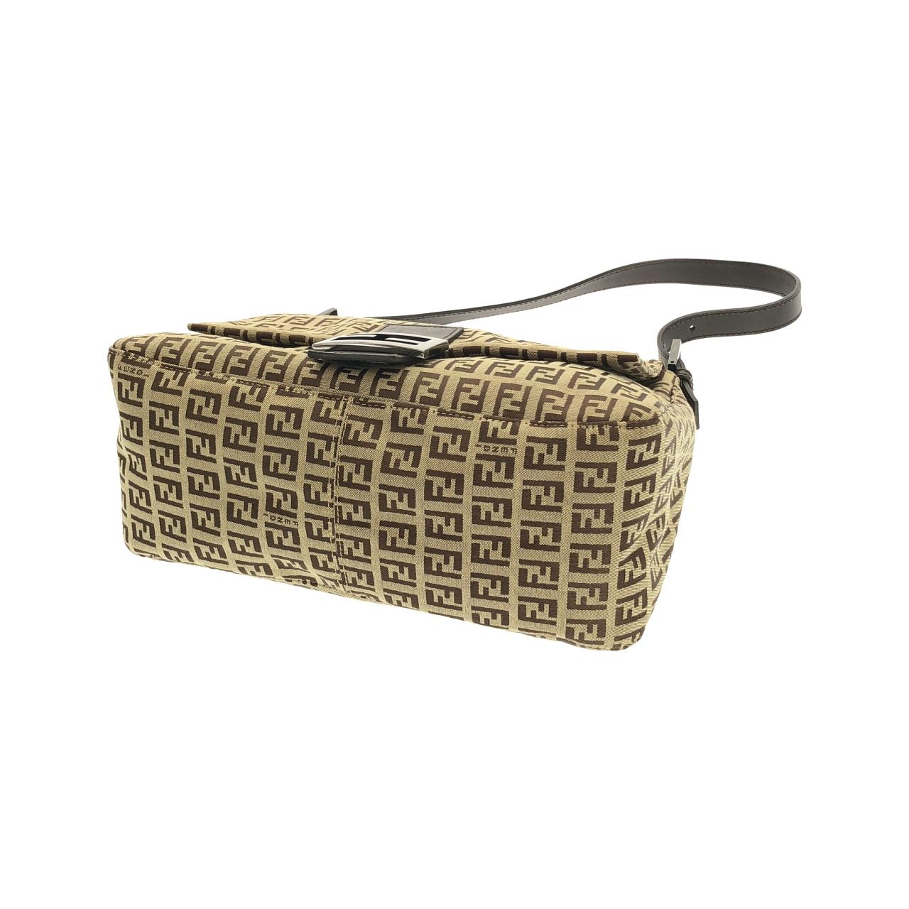 フェンディ バゲット 写真3