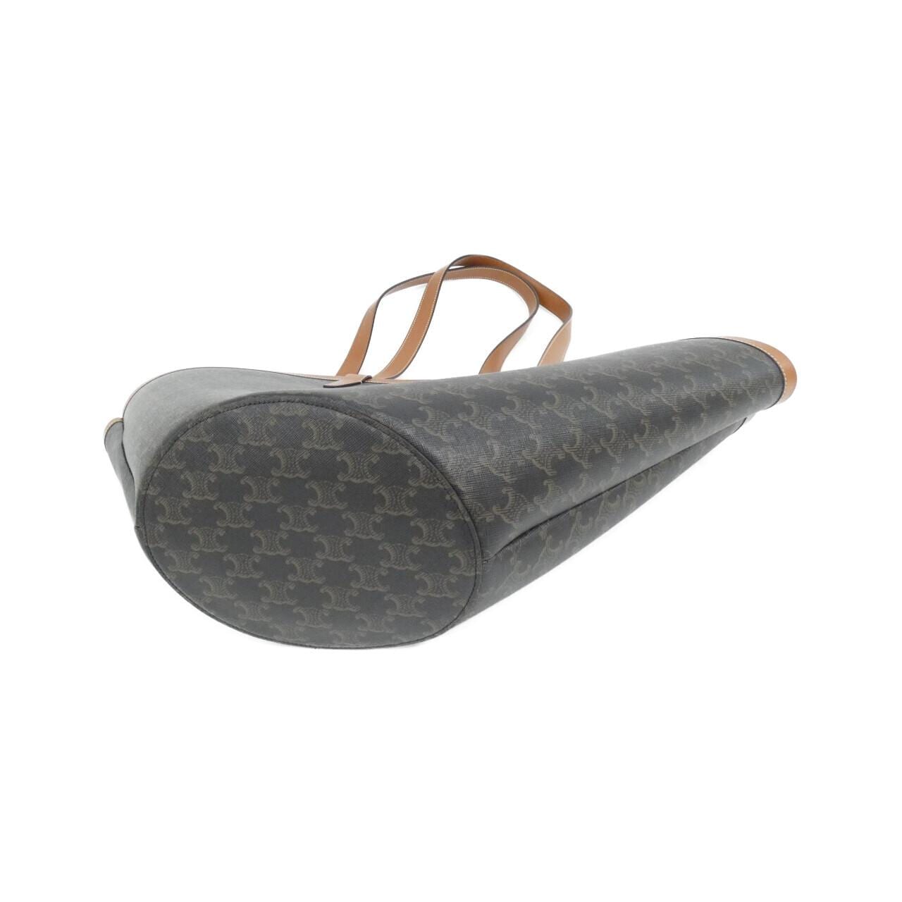 セリーヌ トリオンフ 写真3