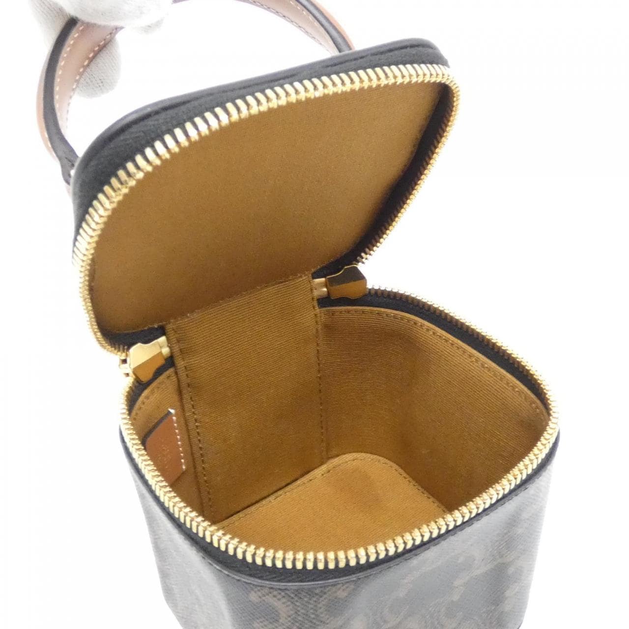 セリーヌ トリオンフ 写真6