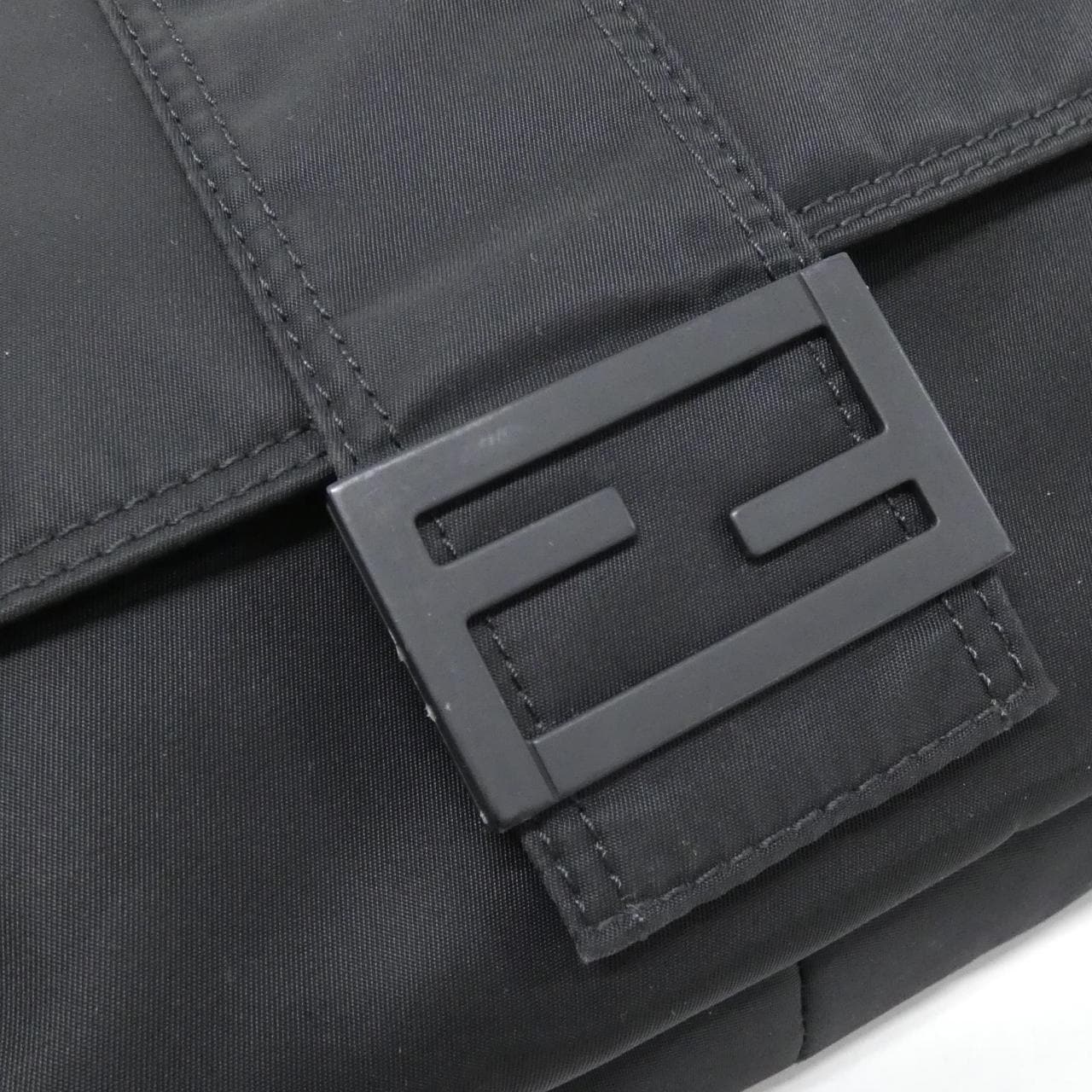 フェンディ バゲット 写真4