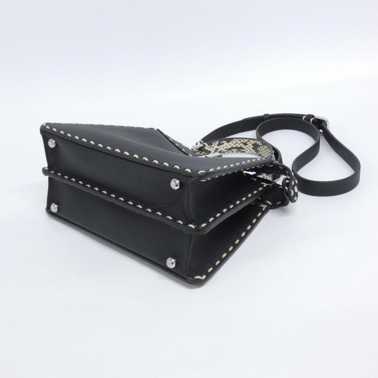 フェンディ ピーカブー 写真2