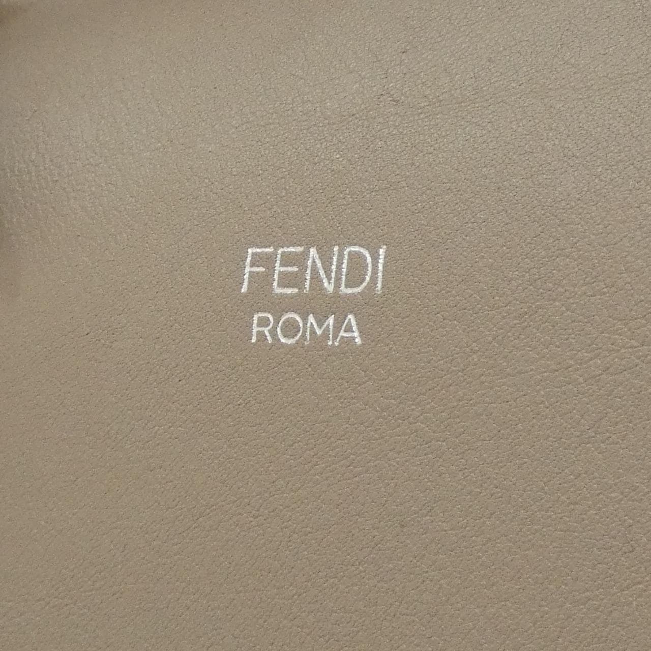 フェンディ バイザウェイ 写真4