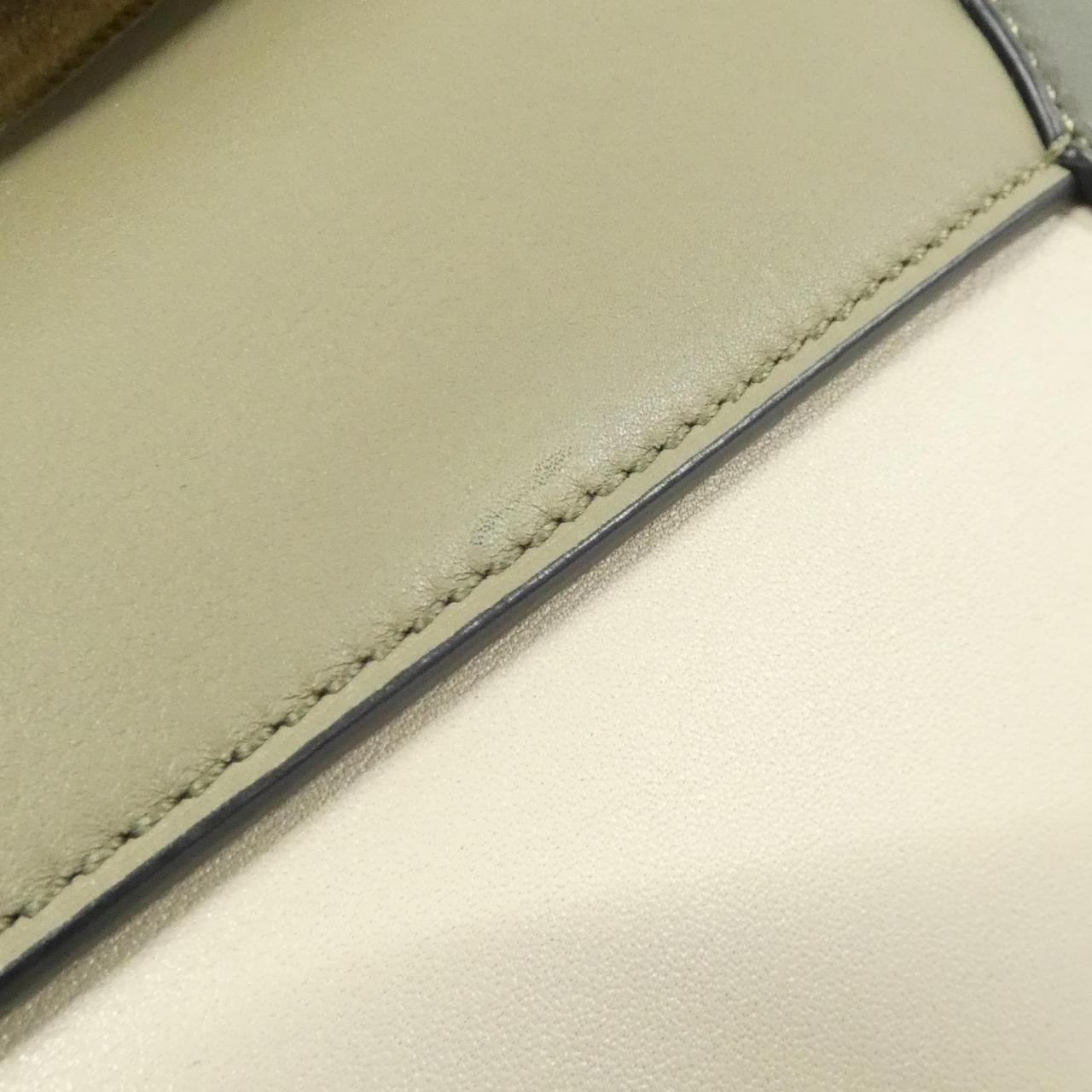 ロエベ パズル 写真5