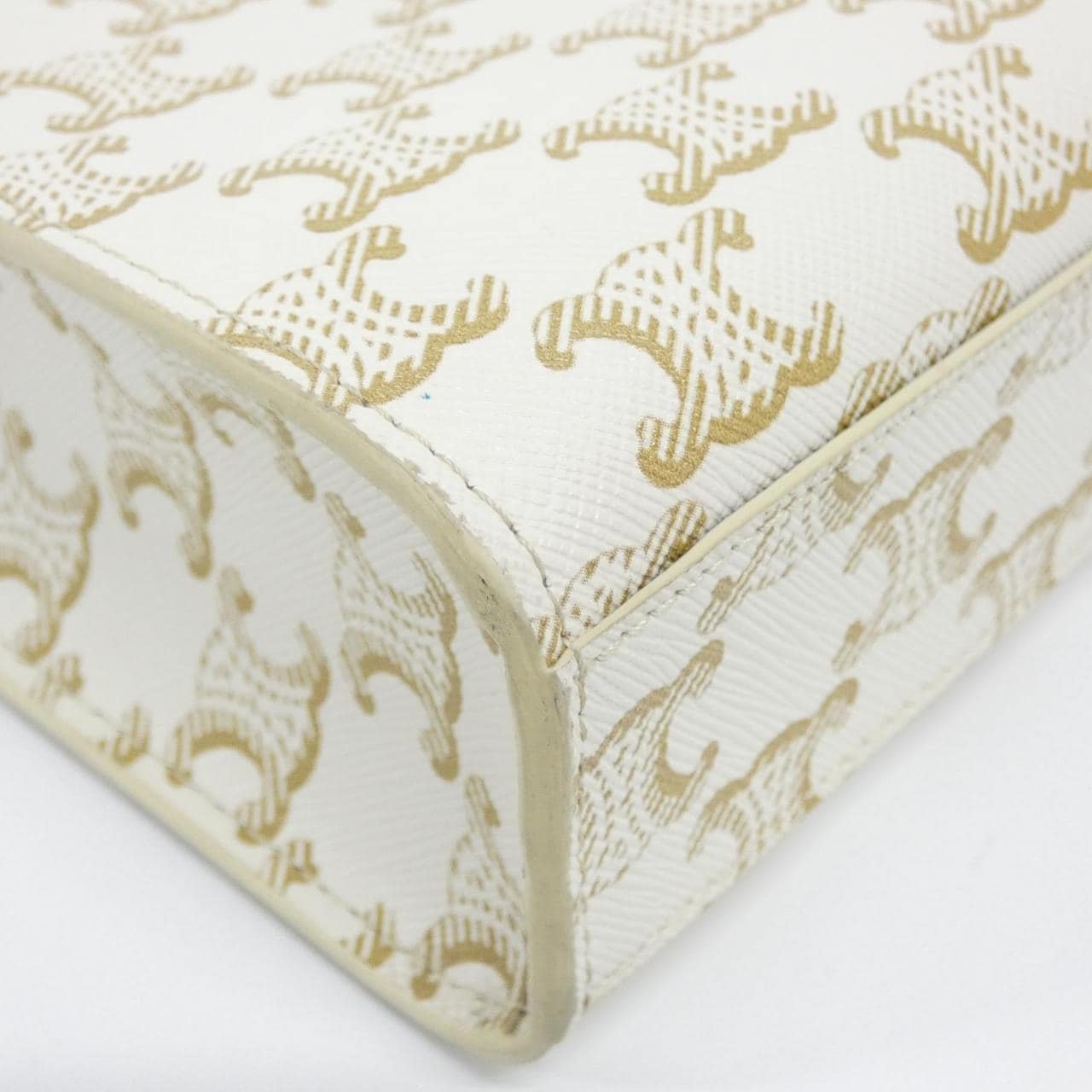 セリーヌ トリオンフ 写真3