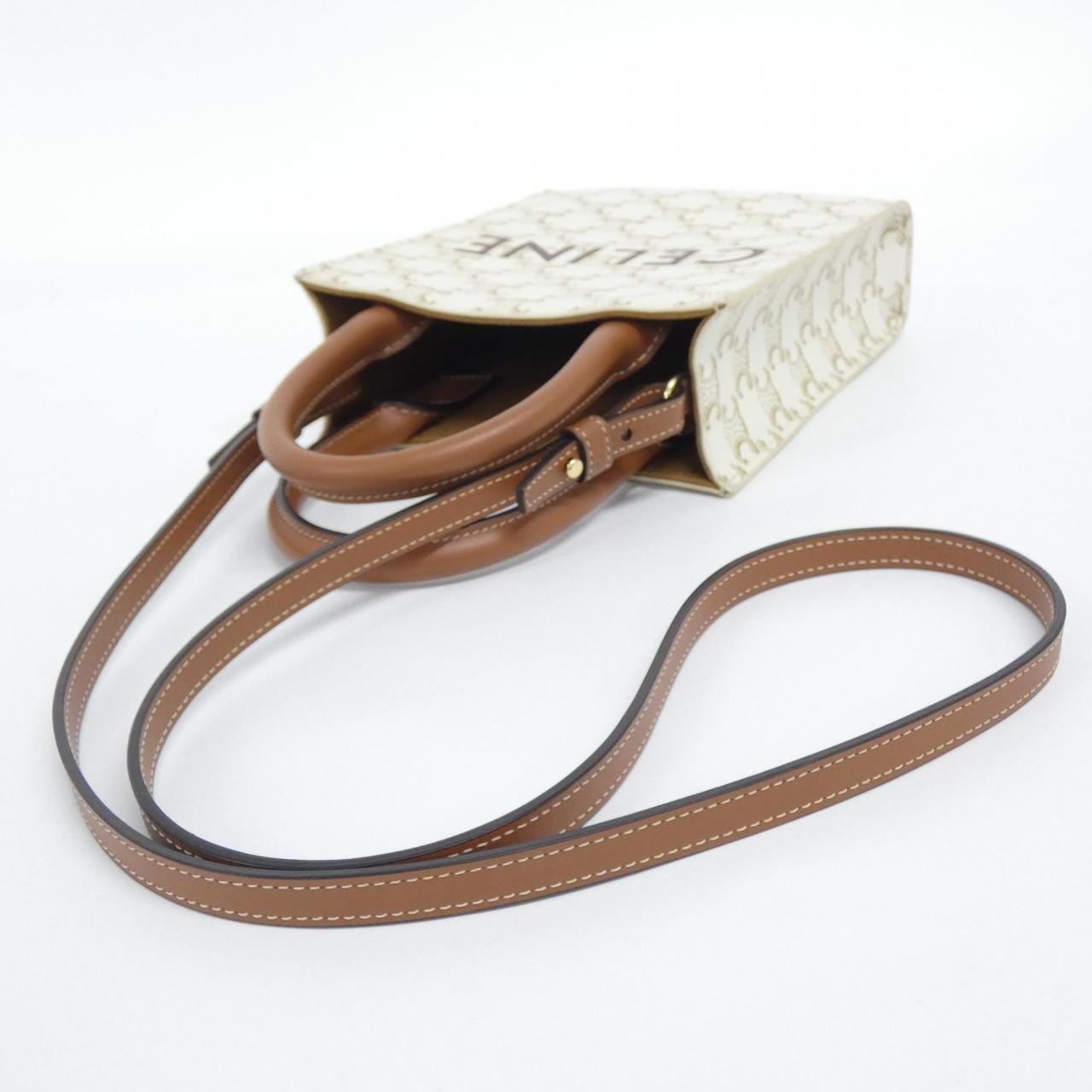 セリーヌ トリオンフ 写真7