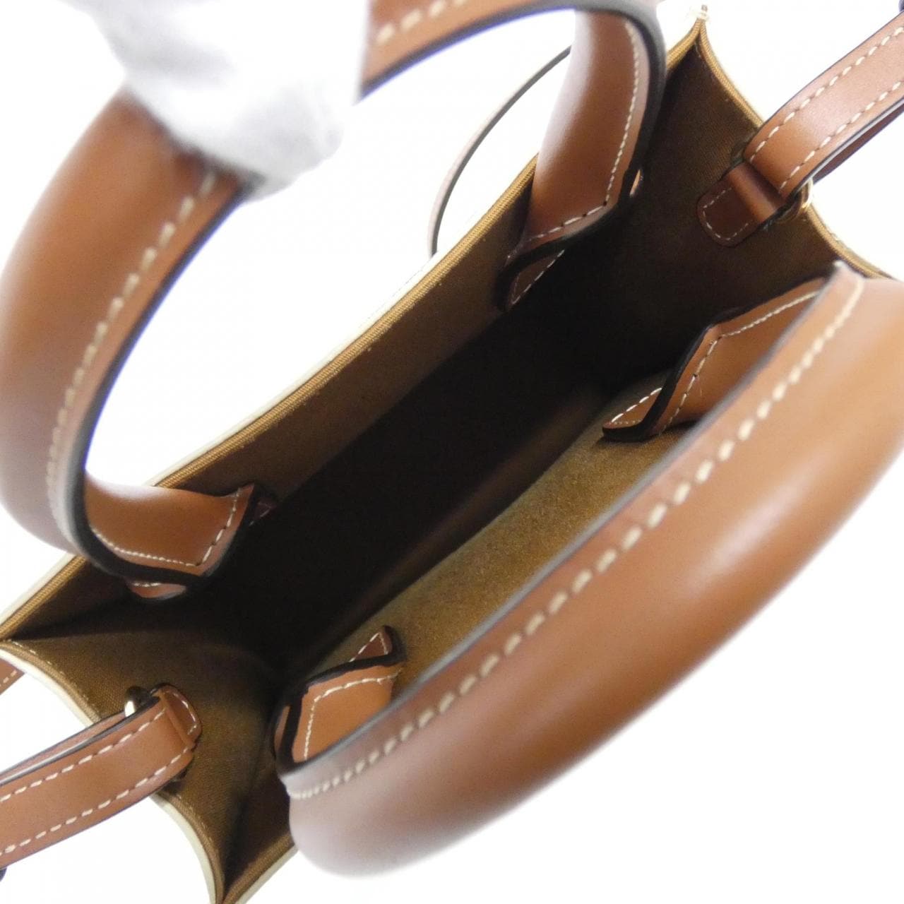 セリーヌ トリオンフ 写真8