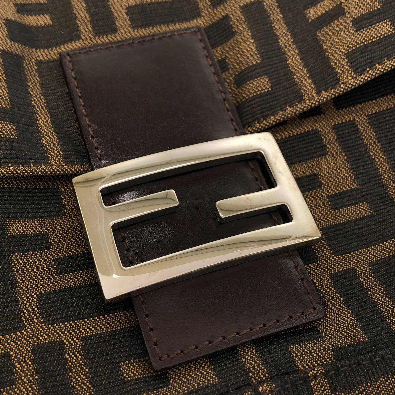 フェンディ バゲット 写真5