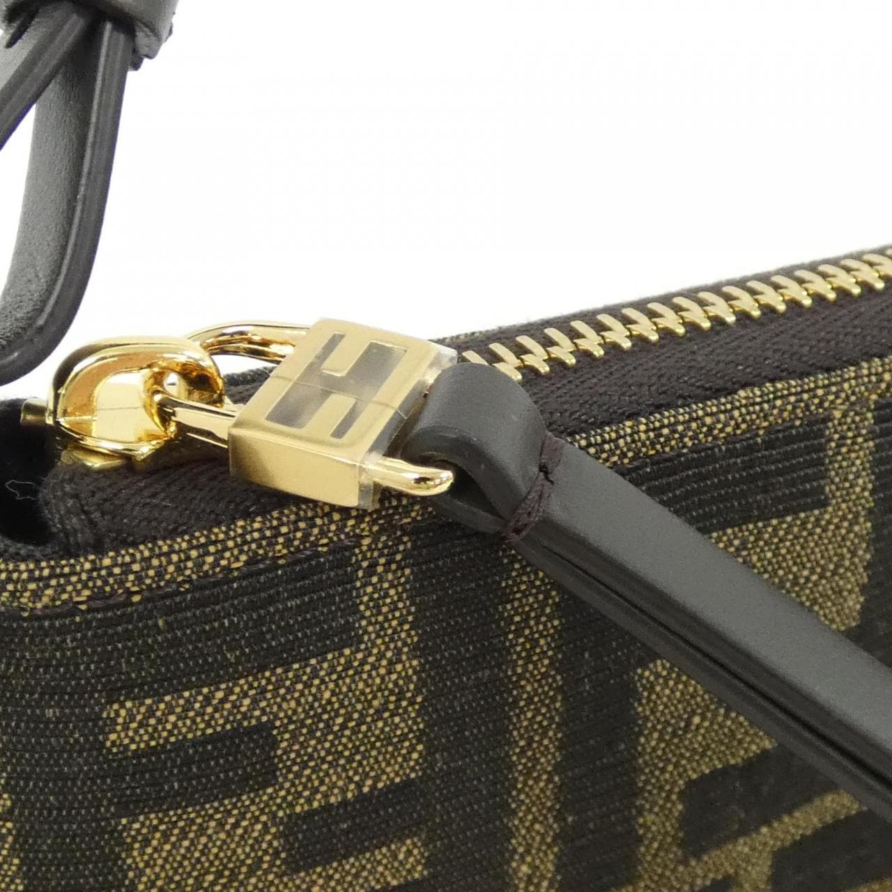 フェンディ バゲット 写真3