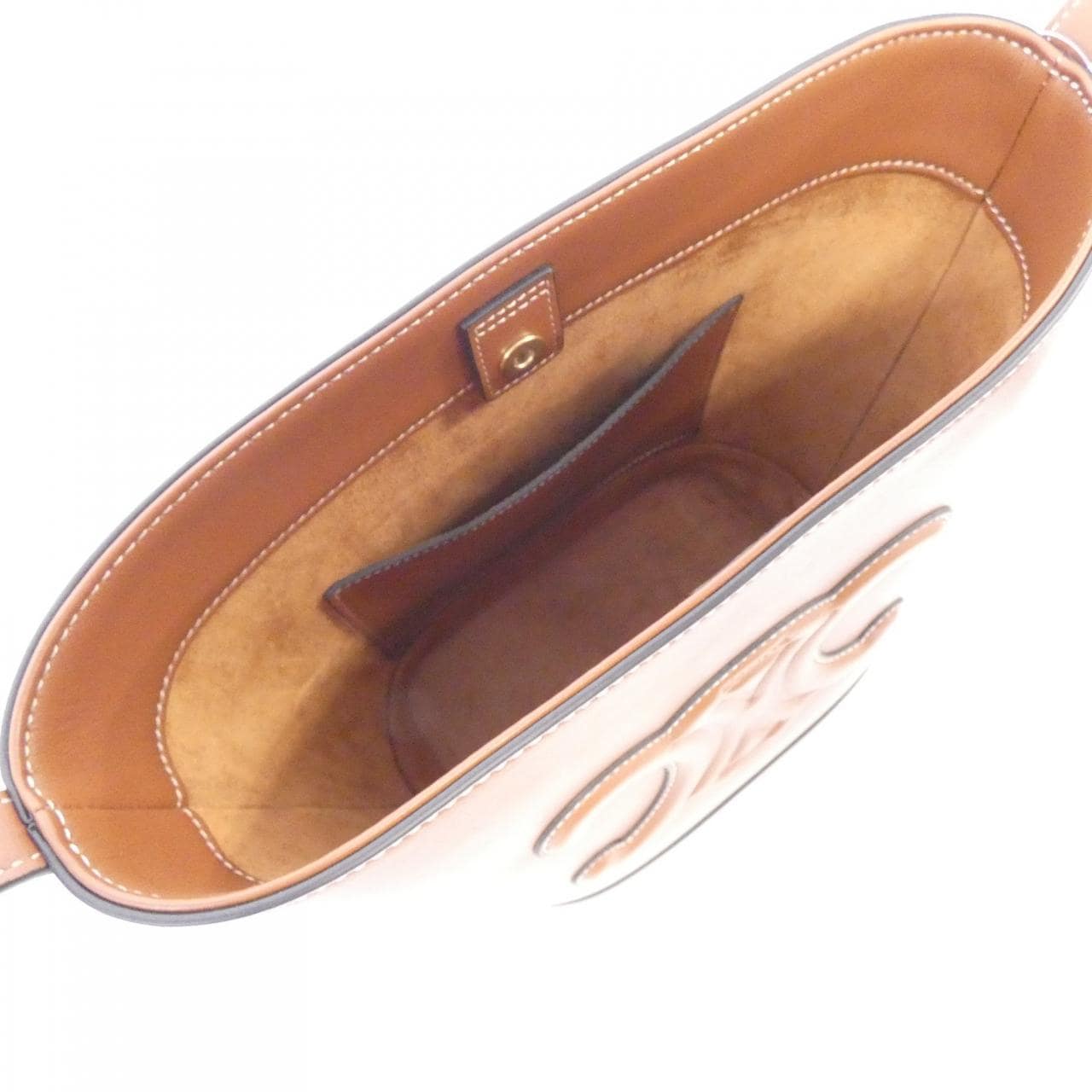 セリーヌ トリオンフ 写真6