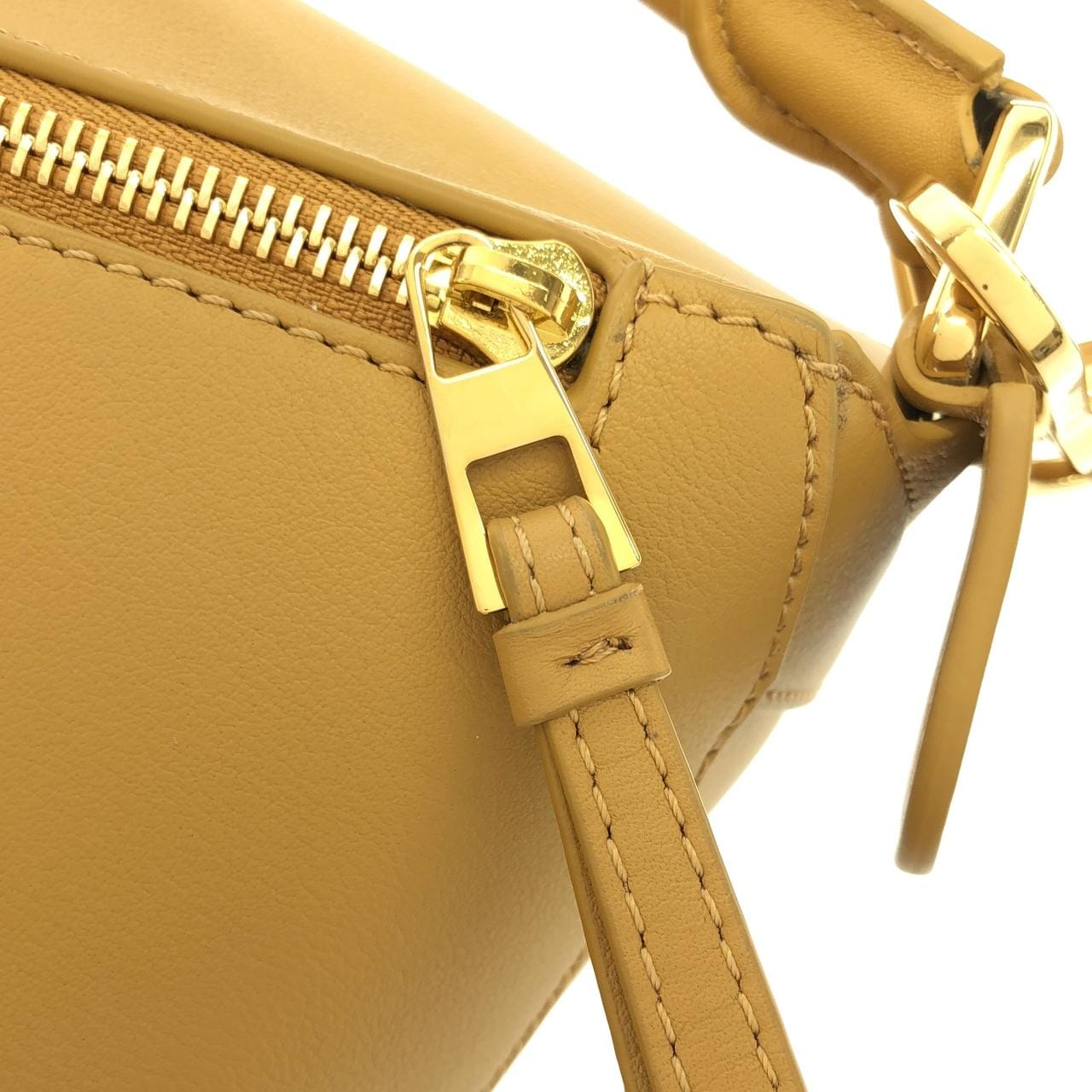 ロエベ パズル 写真5