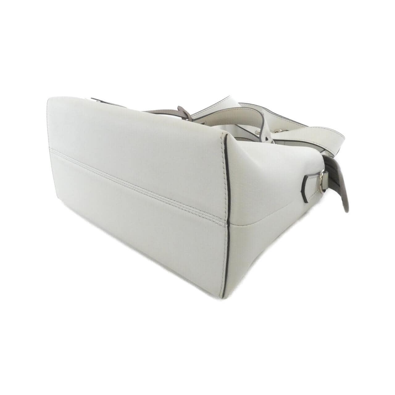 フェンディ バイザウェイ 写真3