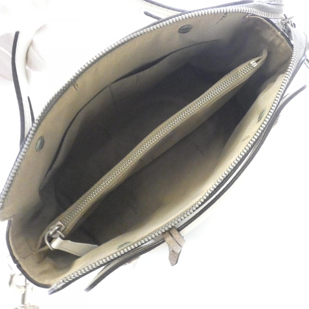 フェンディ バイザウェイ 写真8