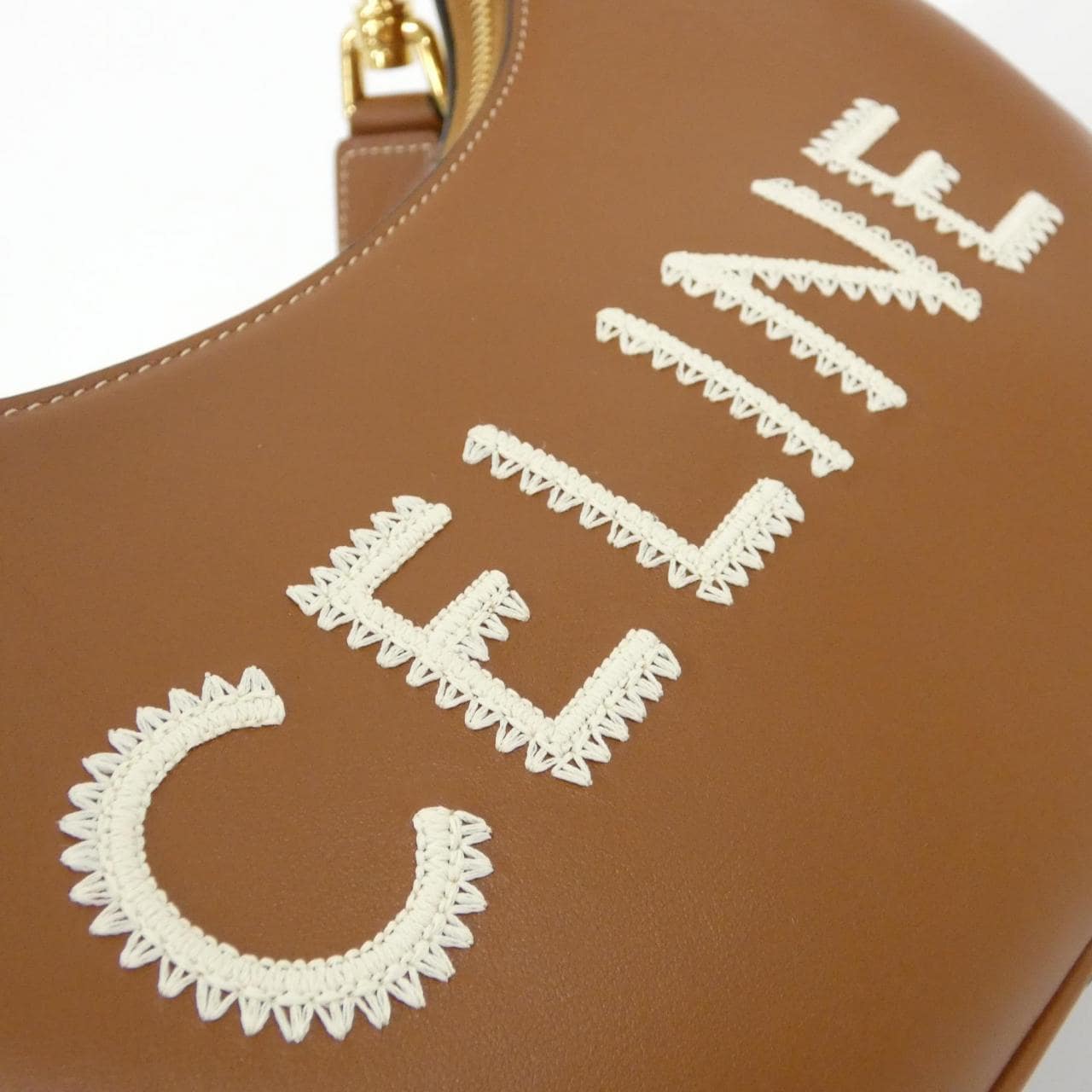 セリーヌ アヴァ 写真4