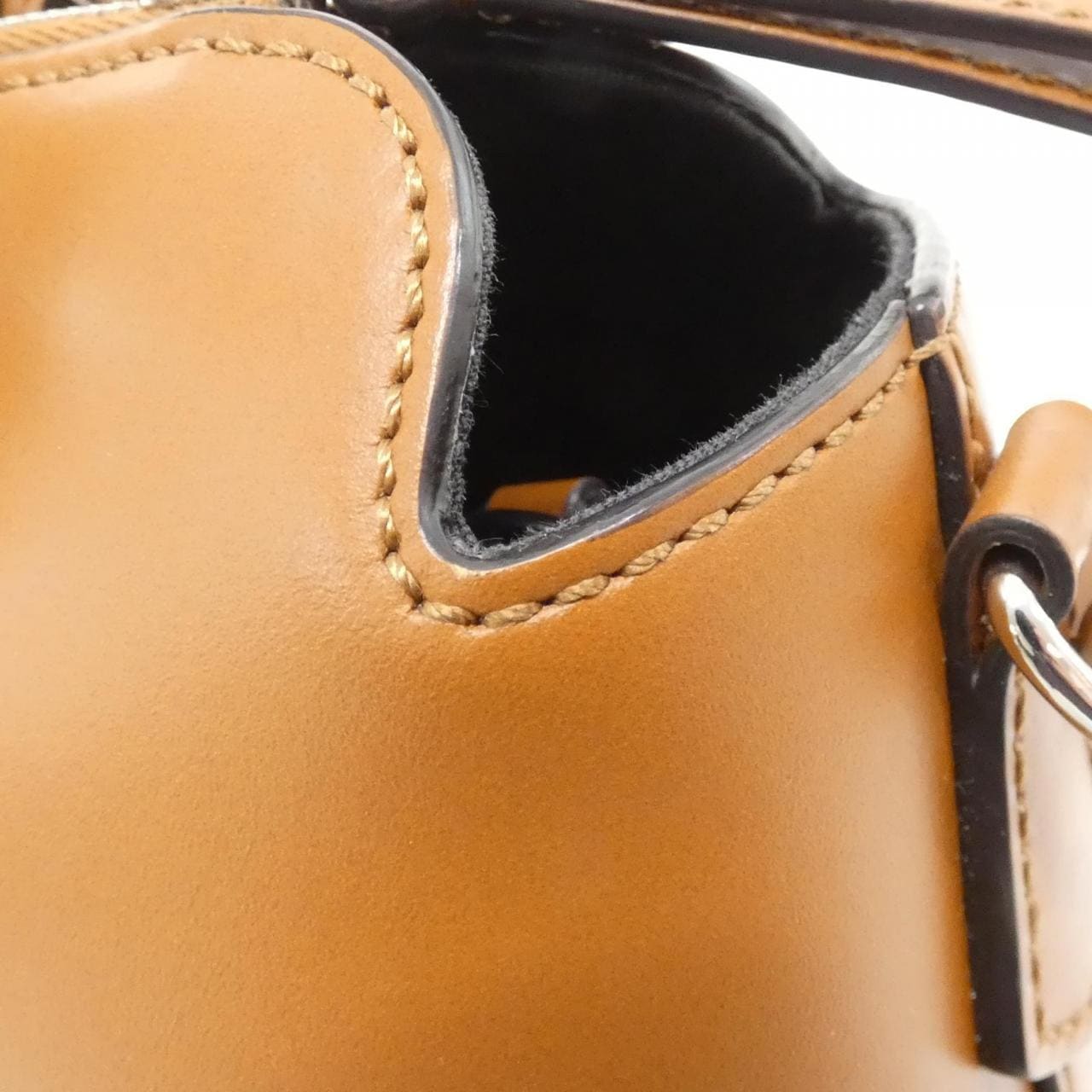 フェンディ バイザウェイ 写真5