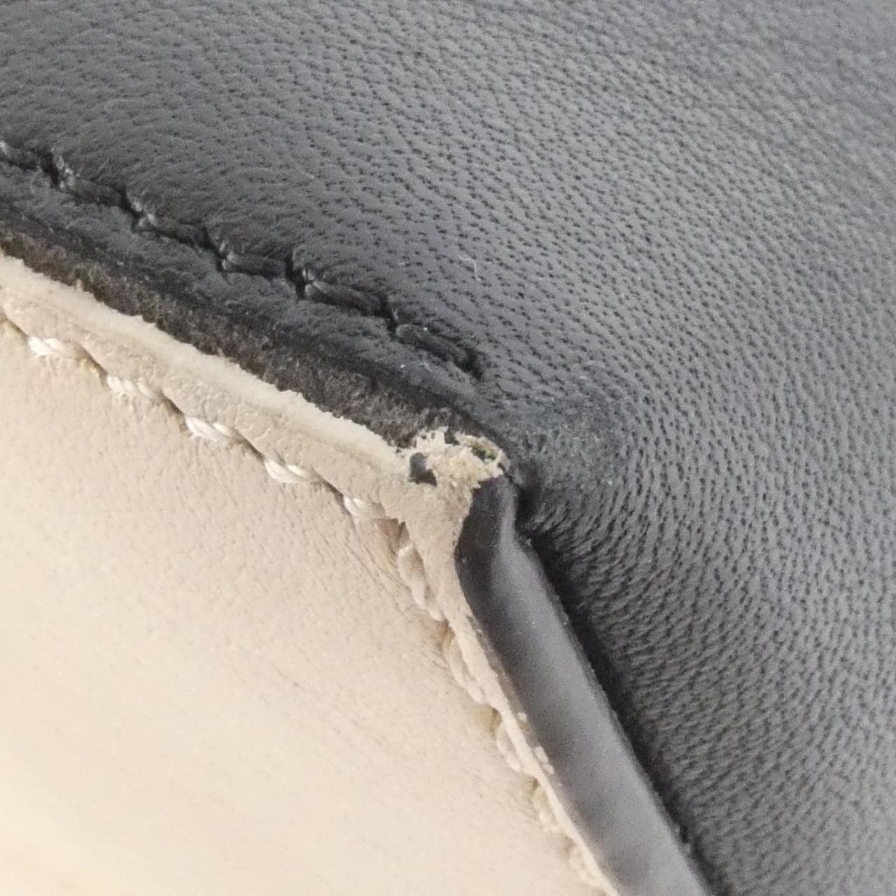 フェンディ バイザウェイ 写真3