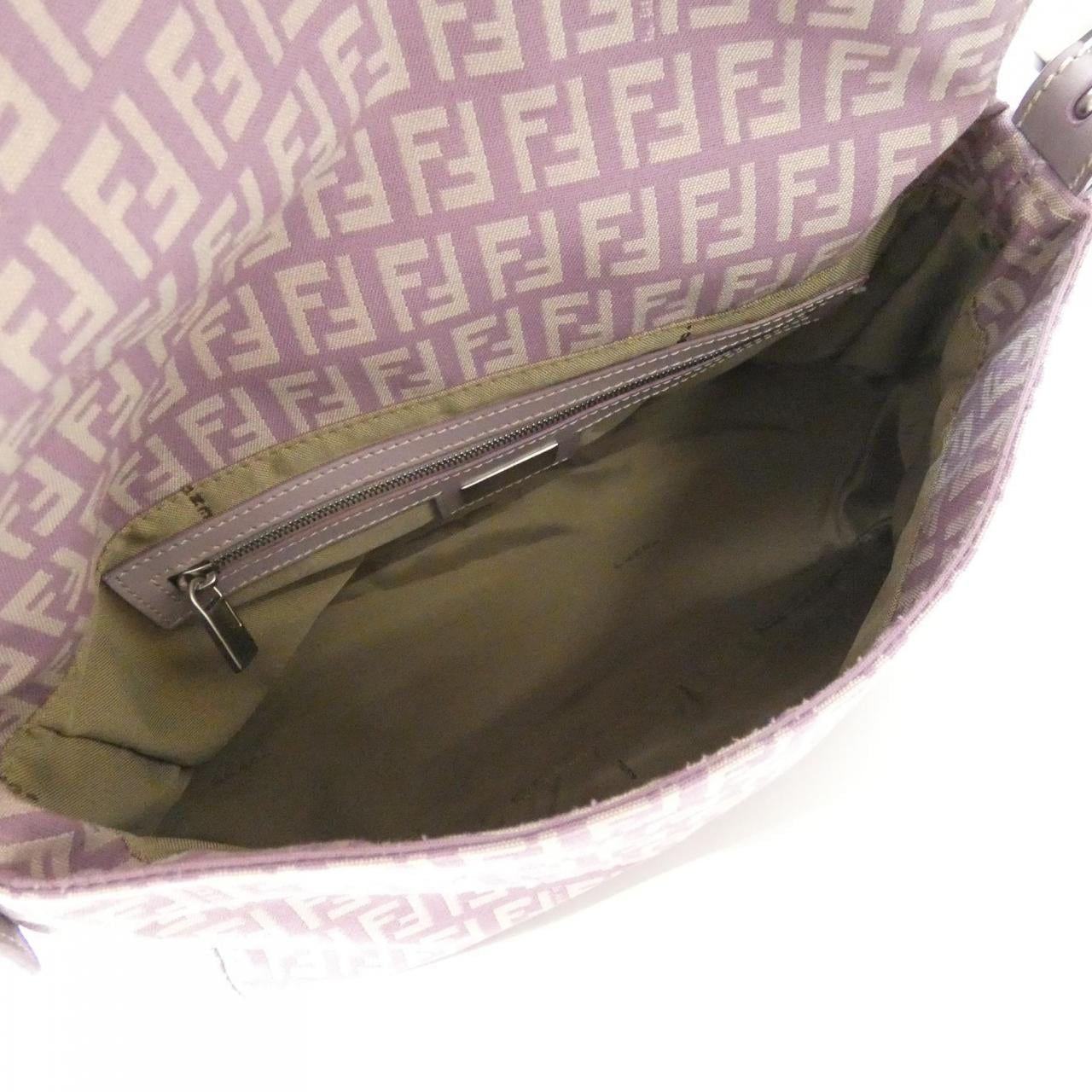 フェンディ バゲット 写真9