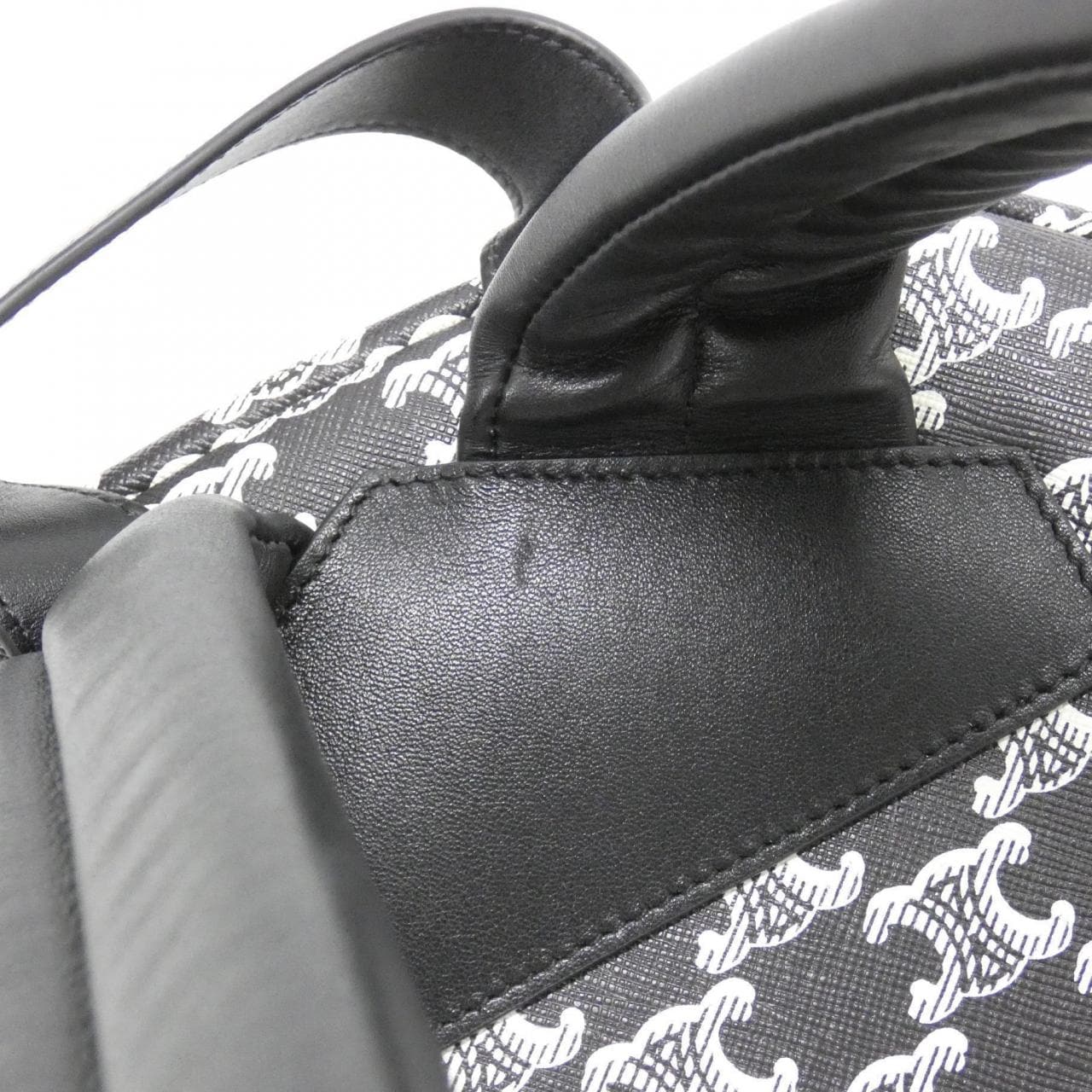 セリーヌ トリオンフ 写真4