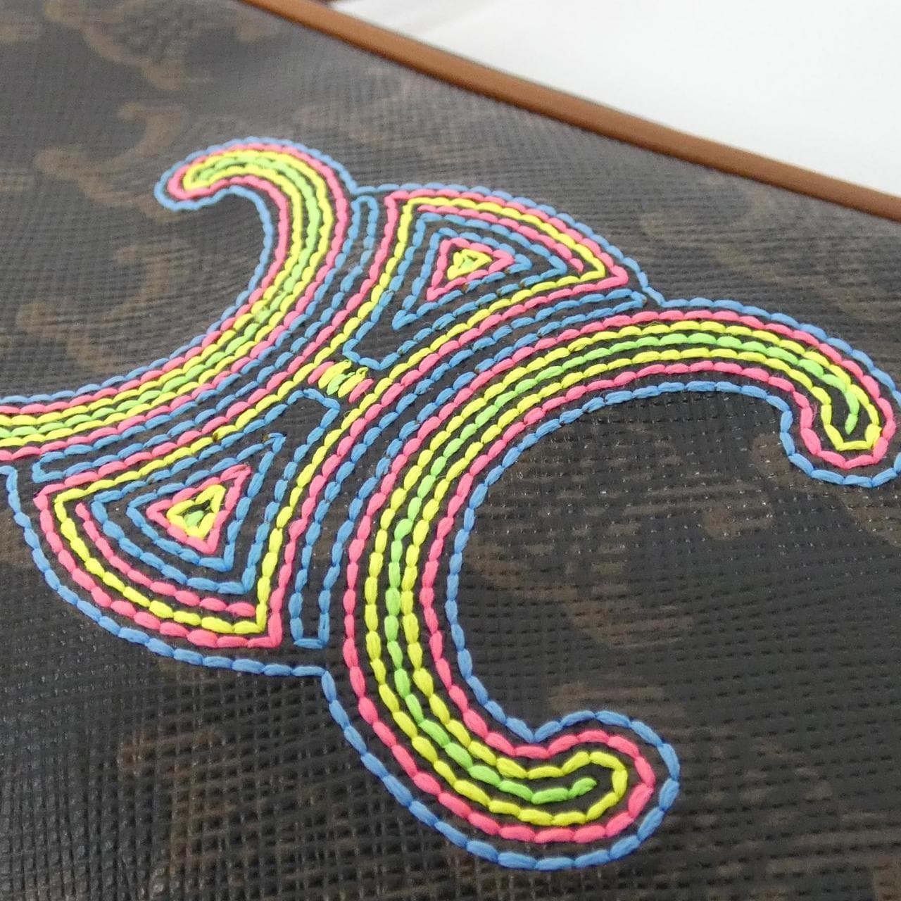 セリーヌ トリオンフ 写真4