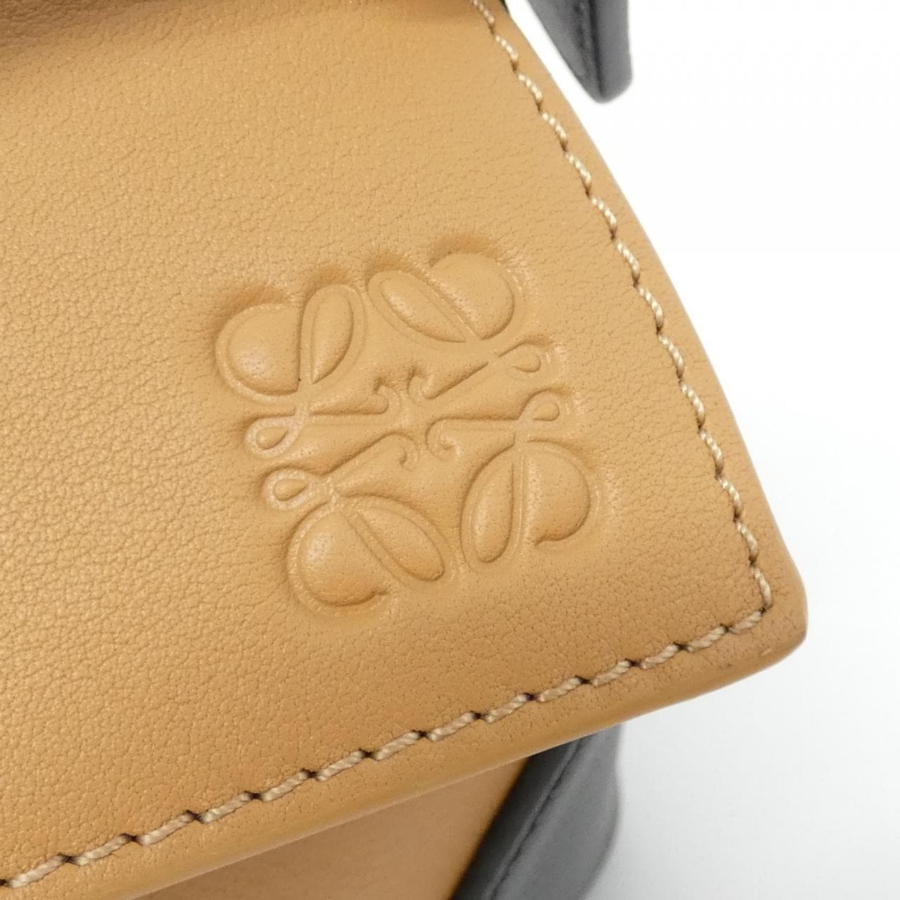 ロエベ パズル 写真4