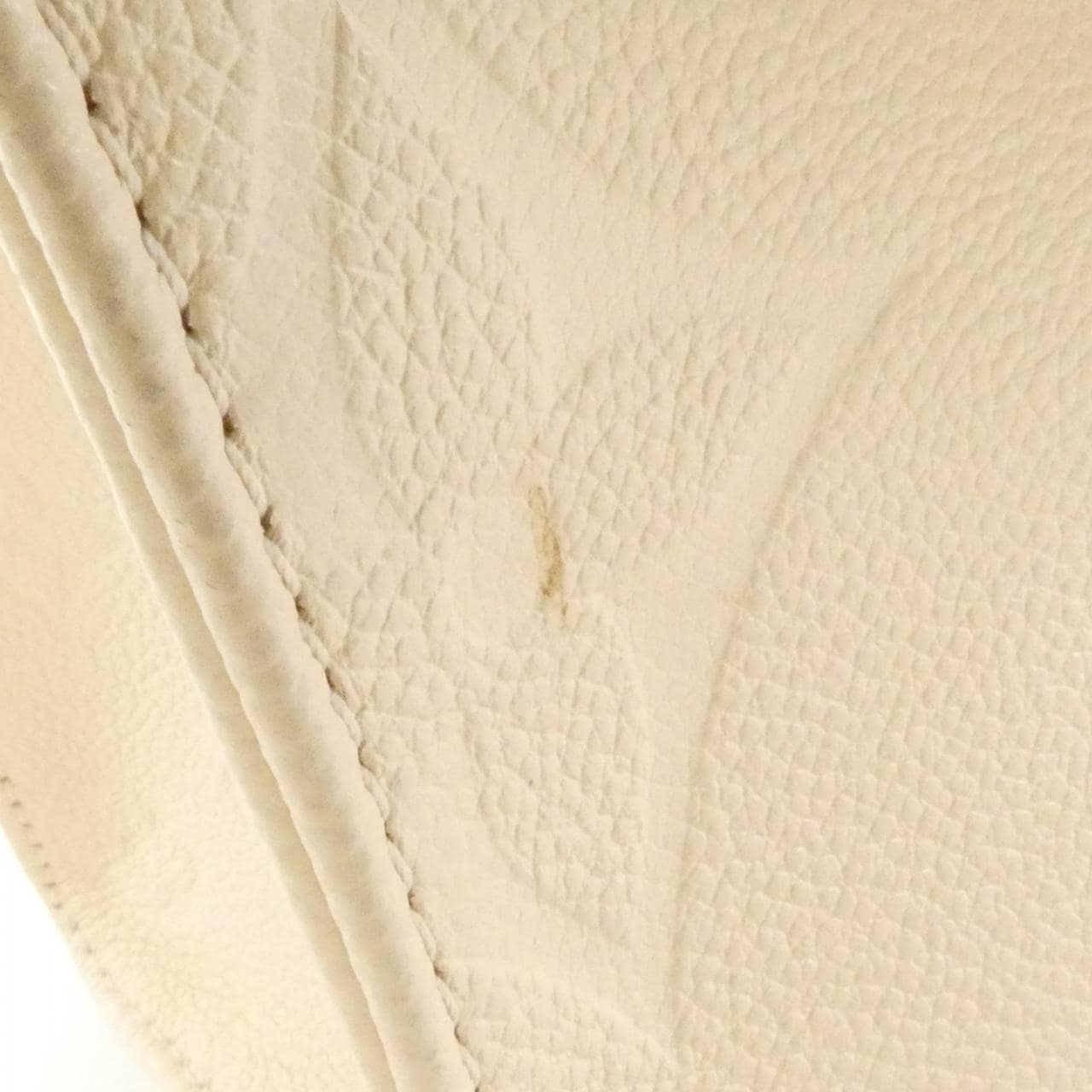 ルイ・ヴィトン オンザゴー 写真3