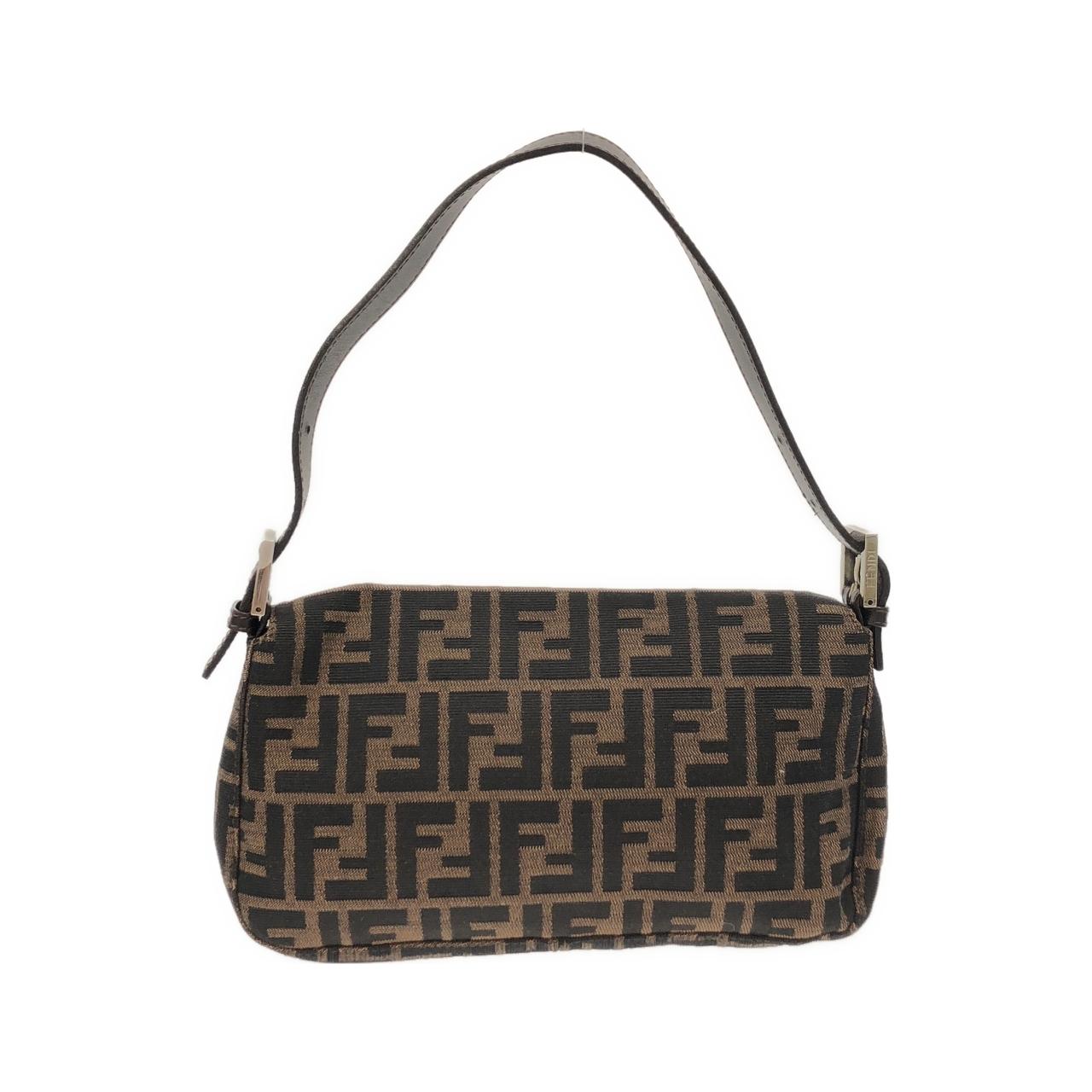 フェンディ バゲット 写真2