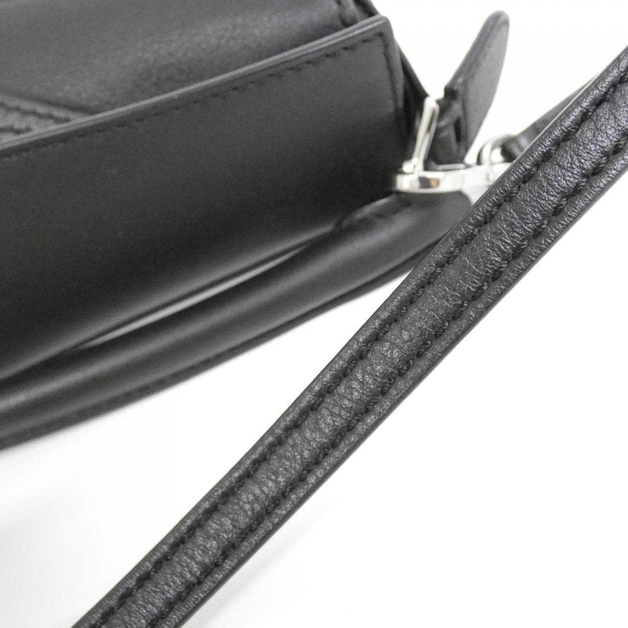 ロエベ パズル 写真6