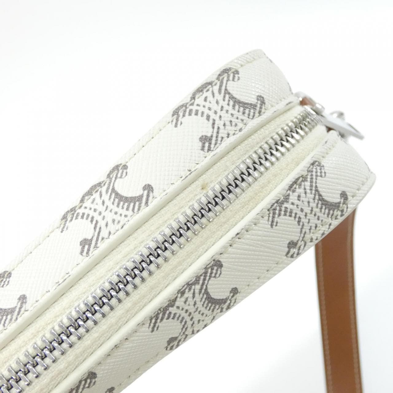 セリーヌ トリオンフ 写真5