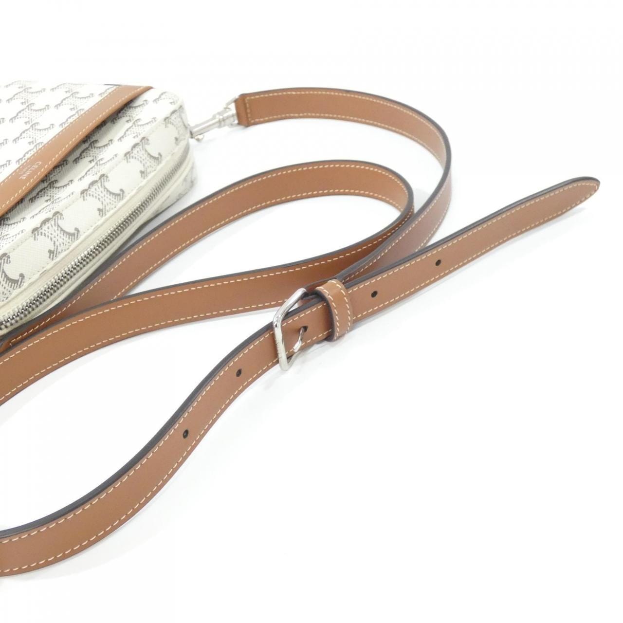 セリーヌ トリオンフ 写真7