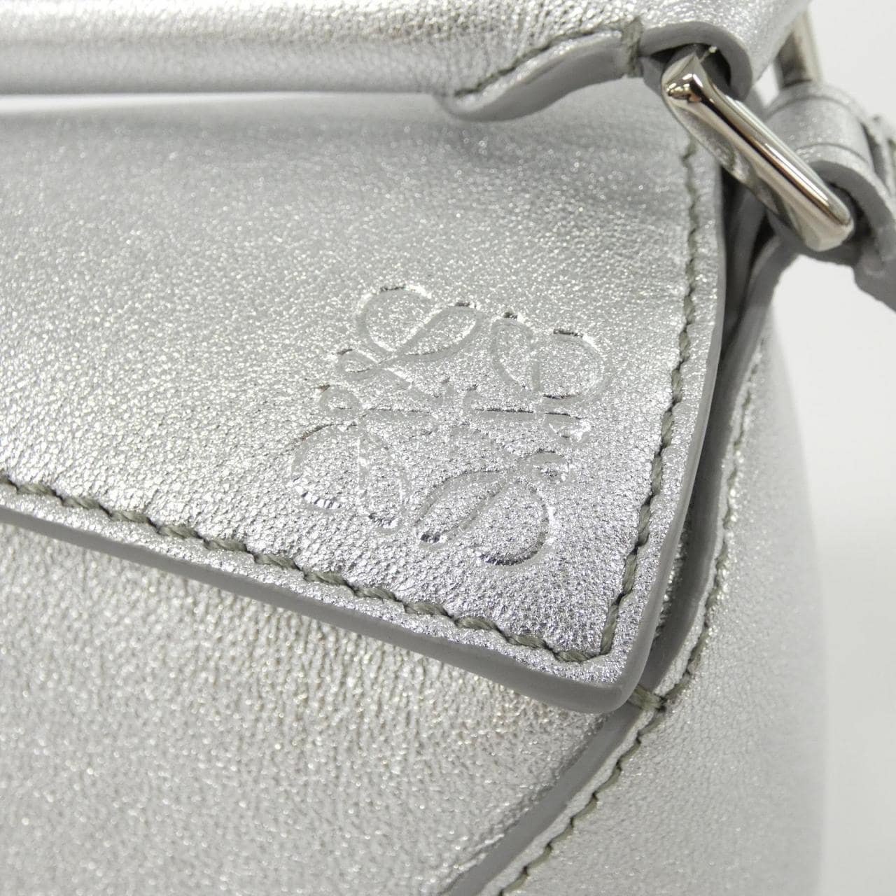 ロエベ パズル 写真4