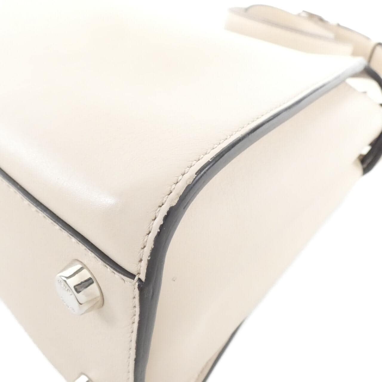 フェンディ ピーカブー 写真2