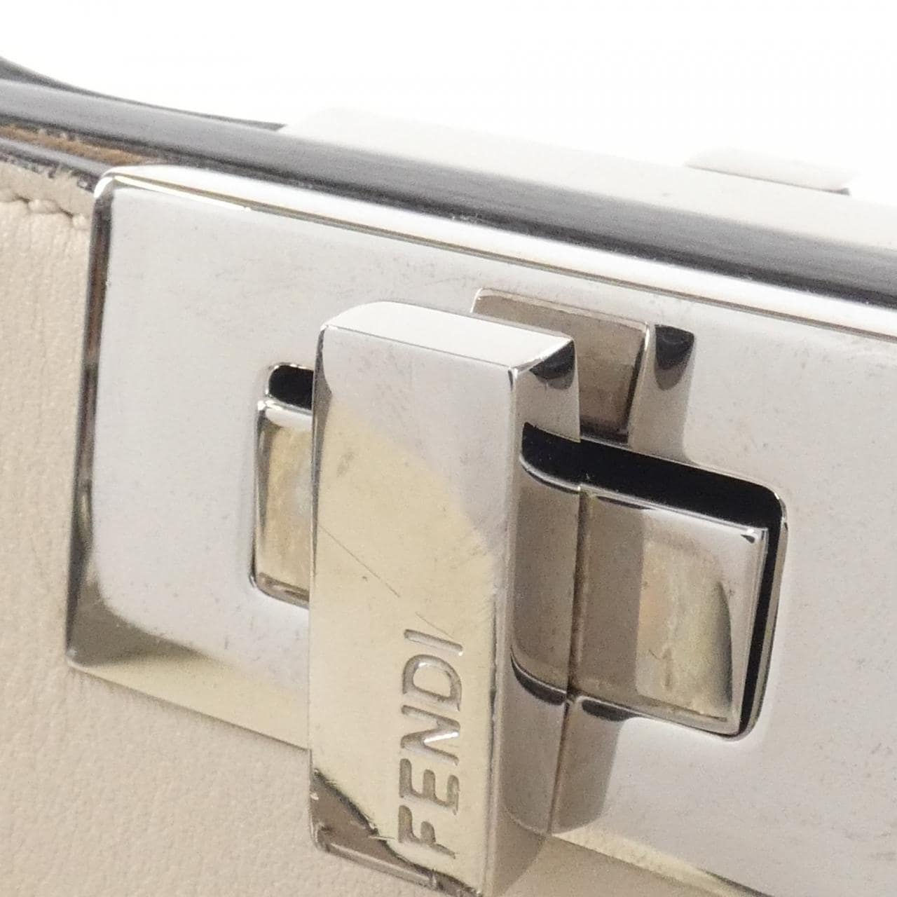 フェンディ ピーカブー 写真3