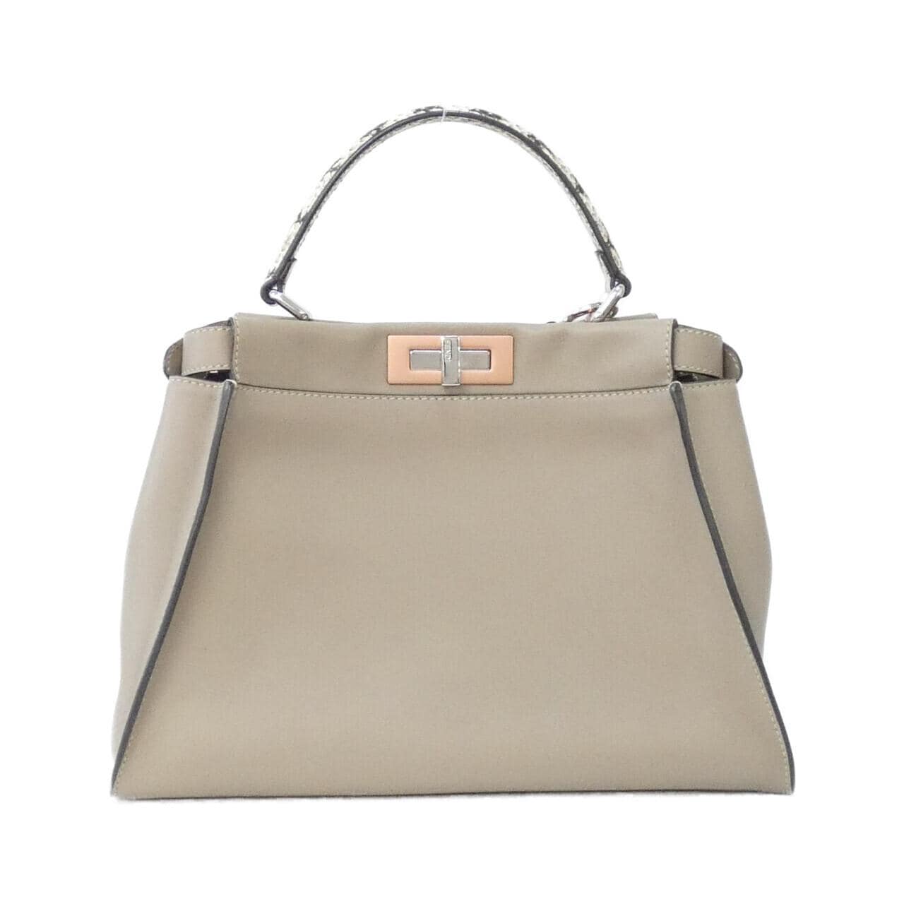 フェンディ ピーカブー 写真2