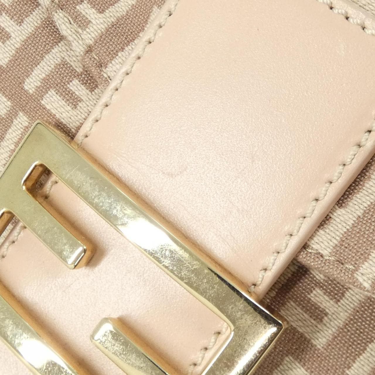 フェンディ バゲット 写真5