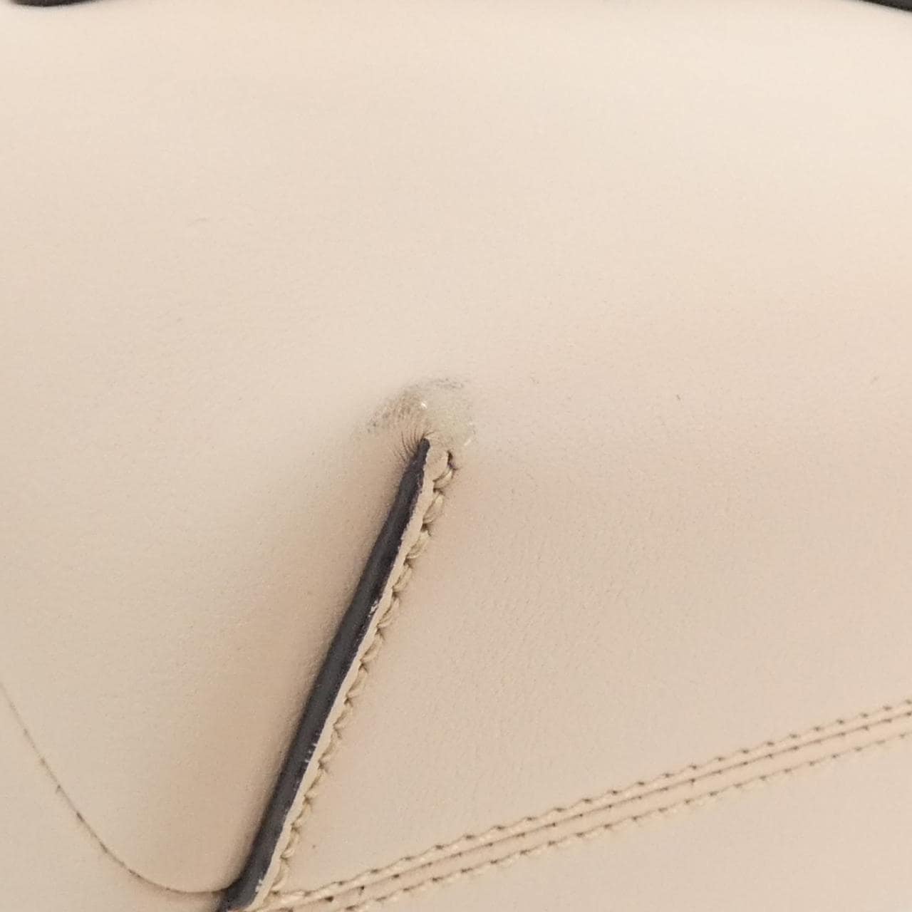 フェンディ バイザウェイ 写真3