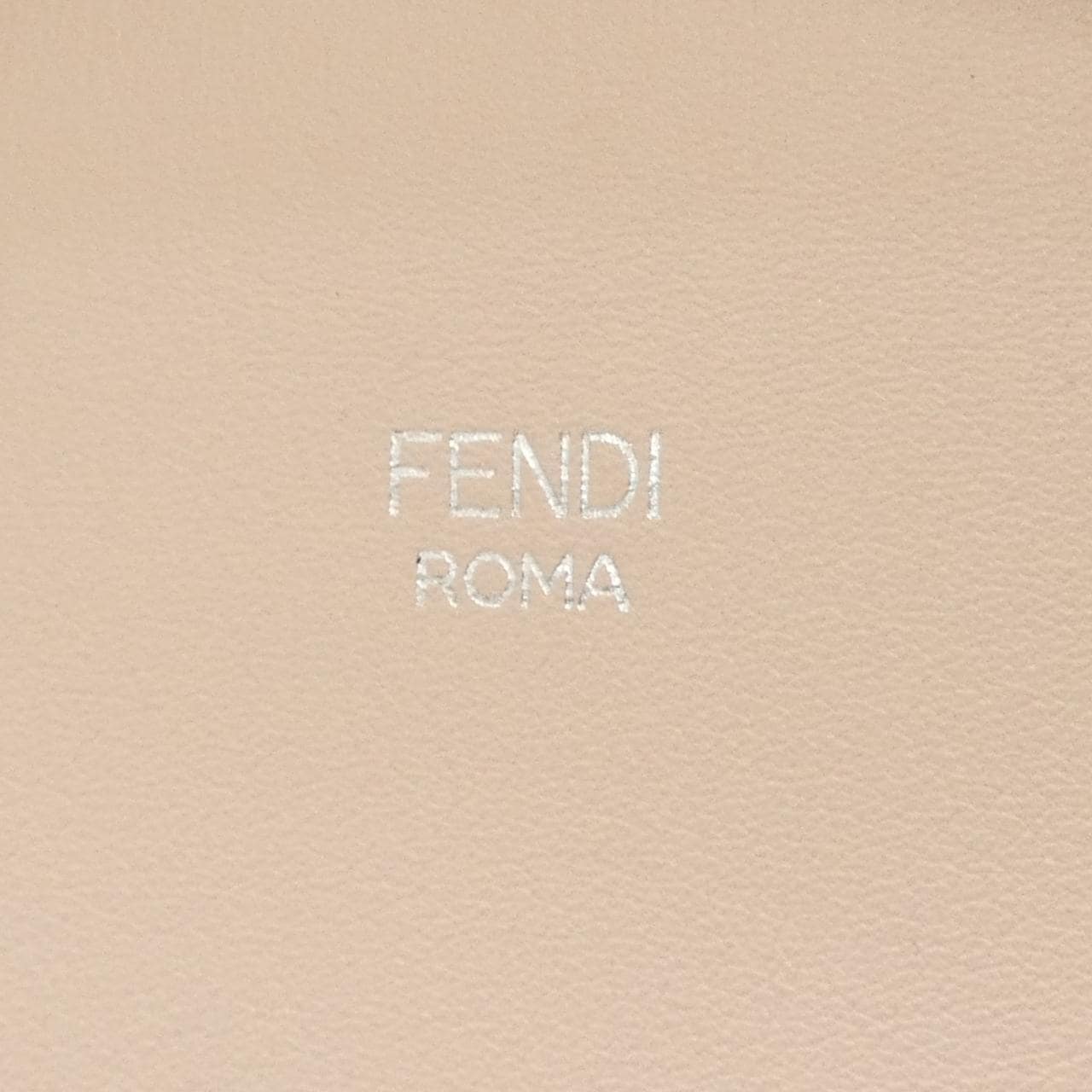 フェンディ バイザウェイ 写真4