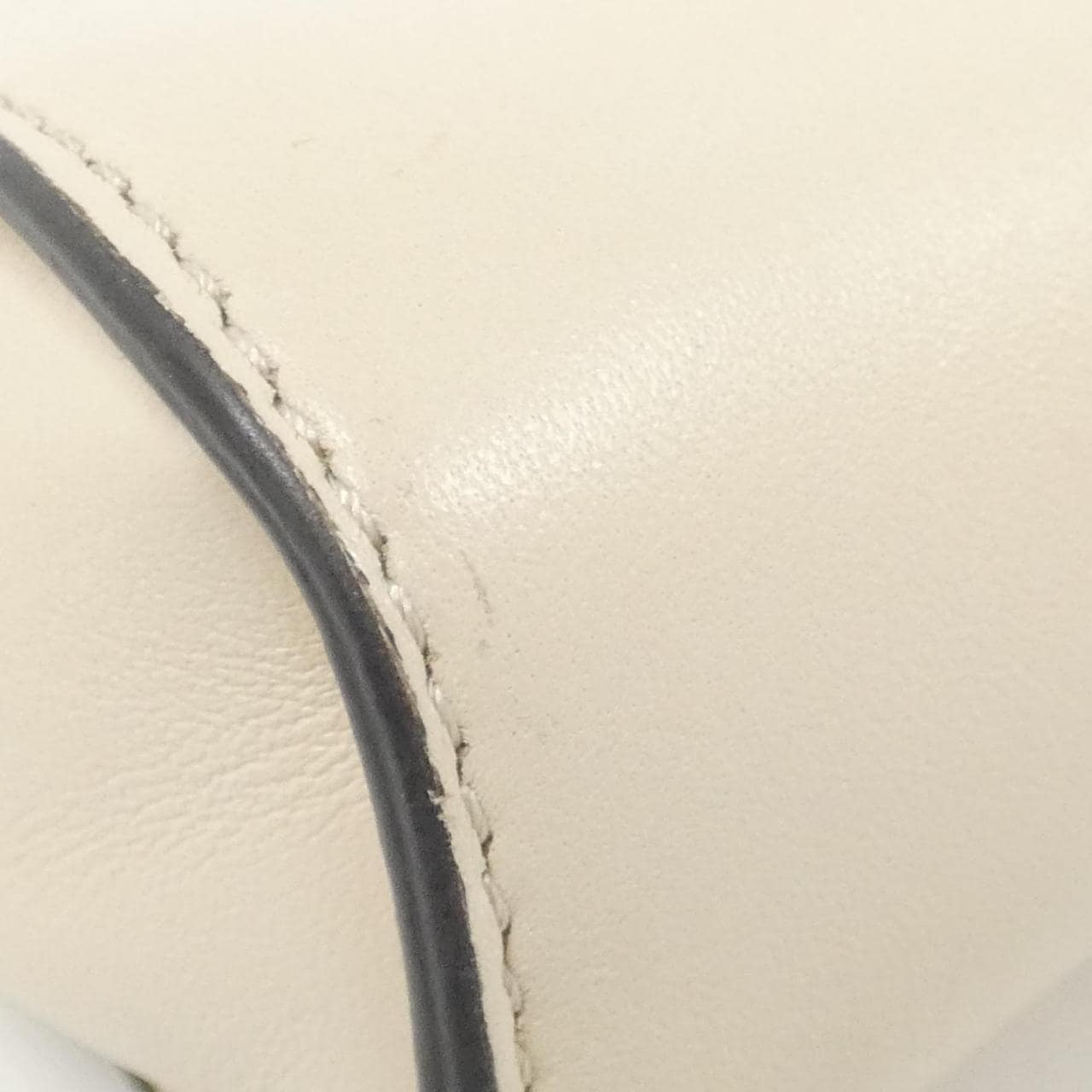 フェンディ ピーカブー 写真2