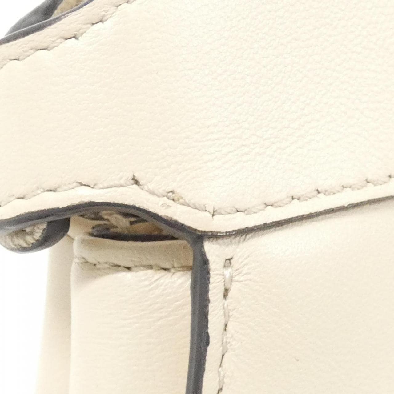 フェンディ ピーカブー 写真4