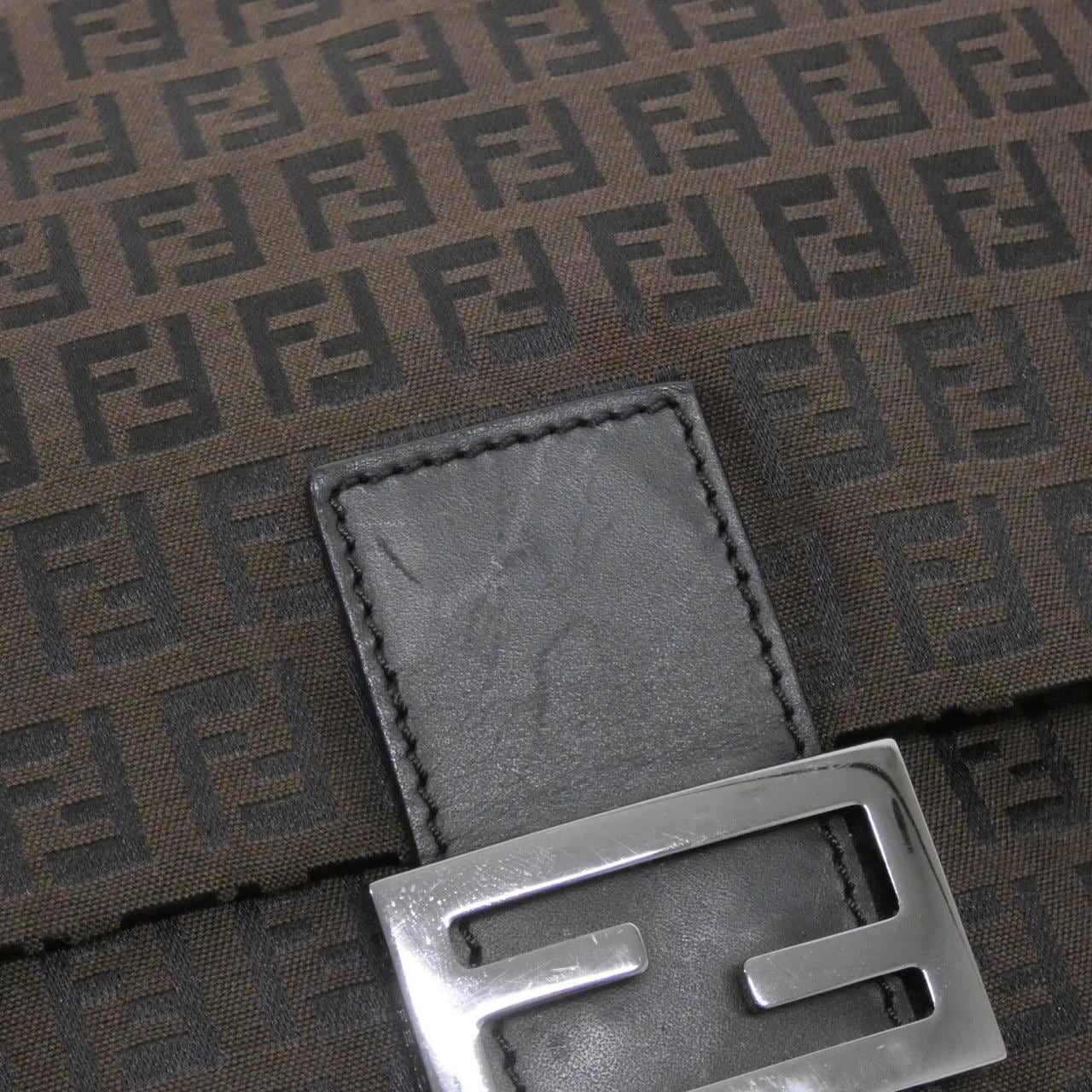 フェンディ バゲット 写真4