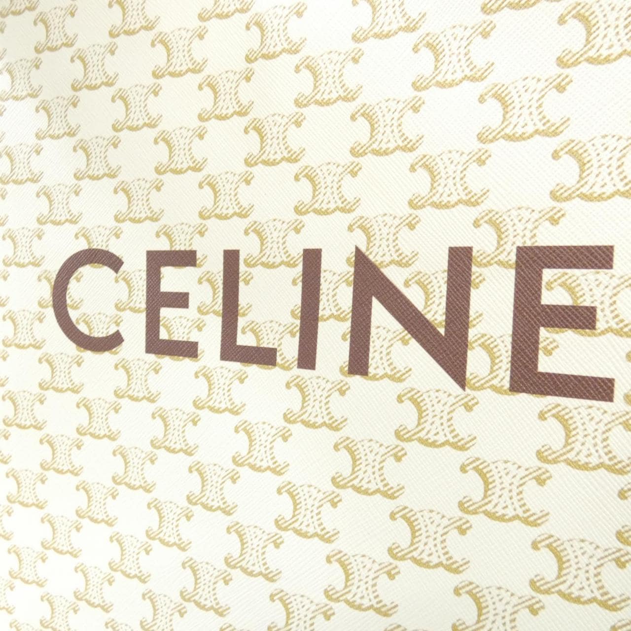 セリーヌ トリオンフ 写真4