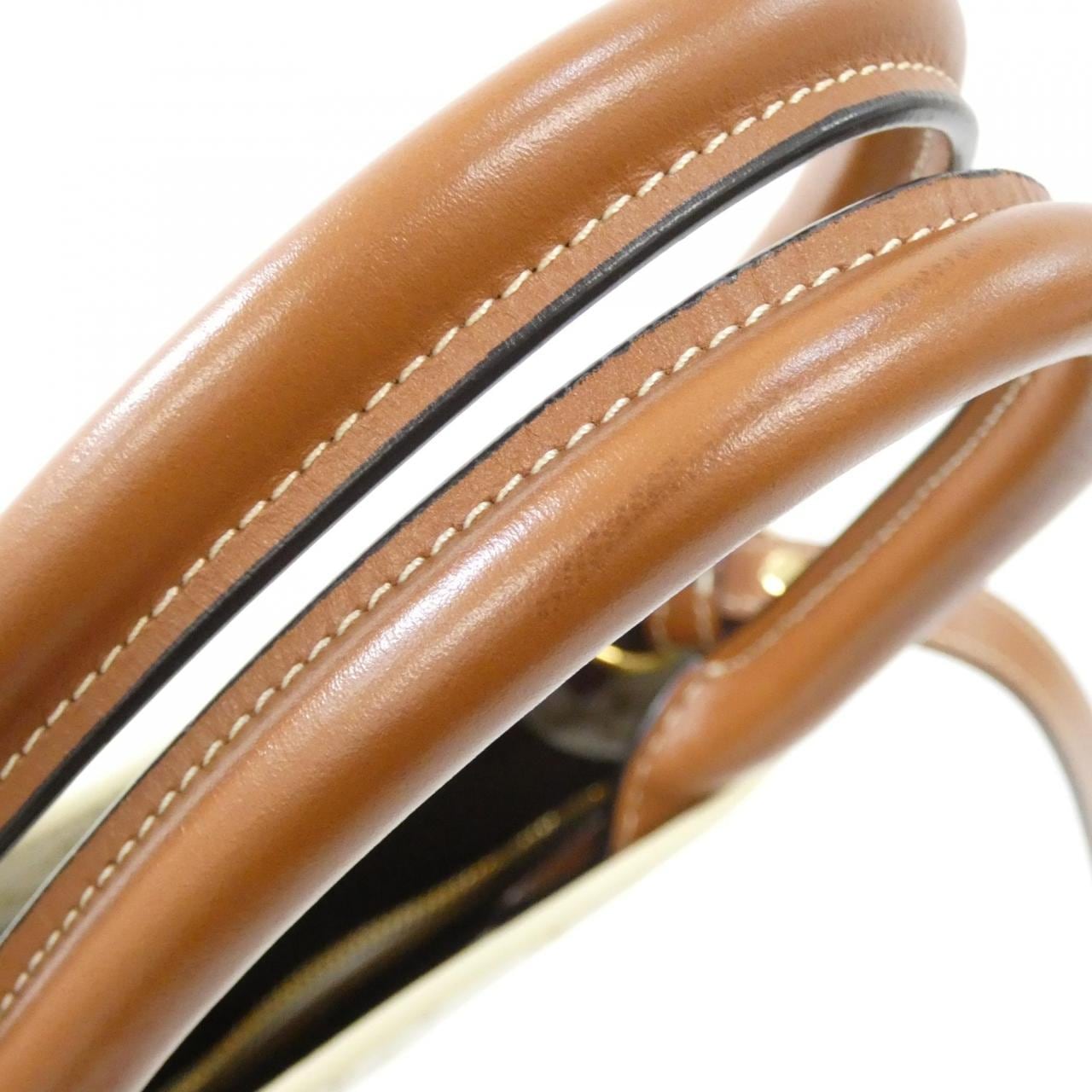 セリーヌ トリオンフ 写真8