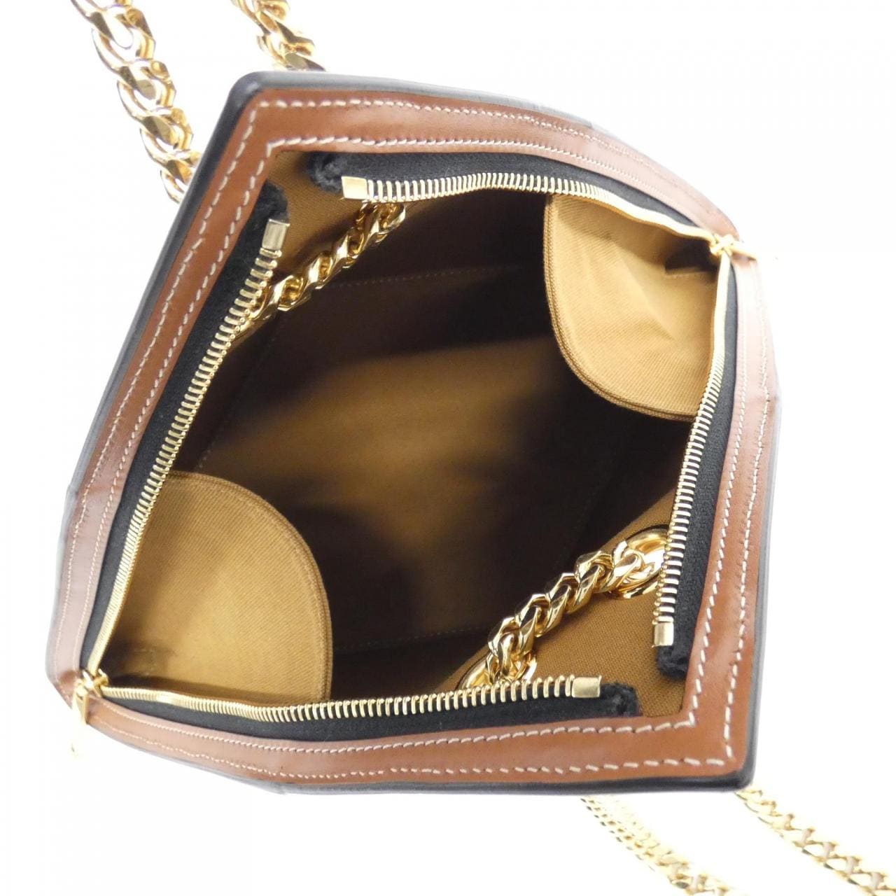 セリーヌ トリオンフ 写真5