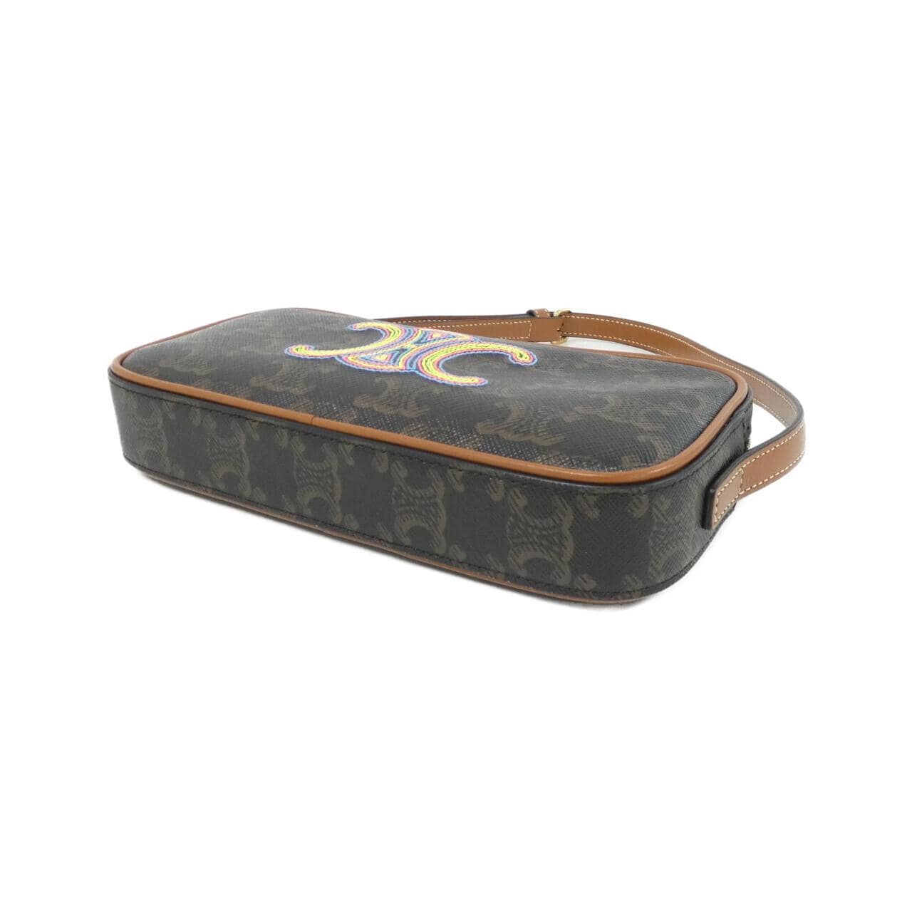 セリーヌ トリオンフ 写真3