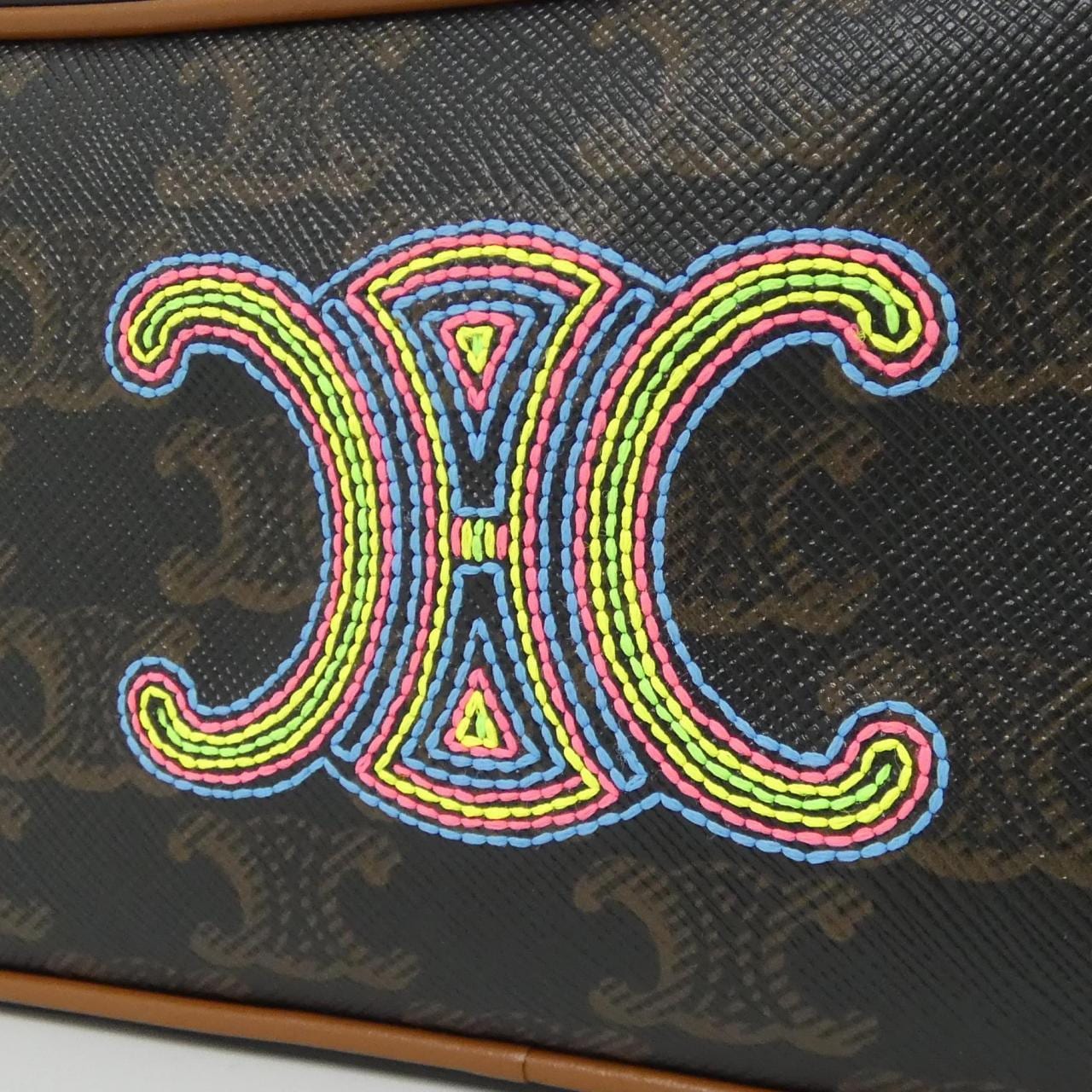 セリーヌ トリオンフ 写真4