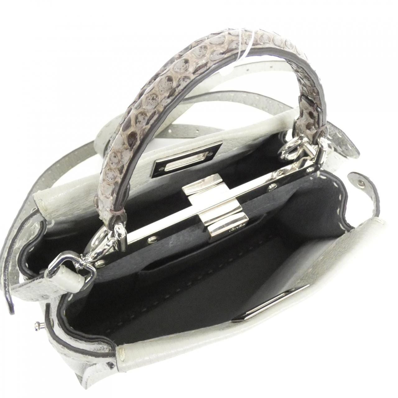 フェンディ ピーカブー 写真9