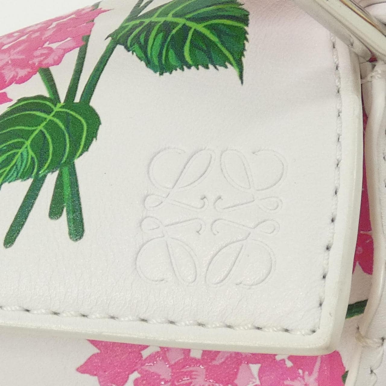 ロエベ パズル 写真4